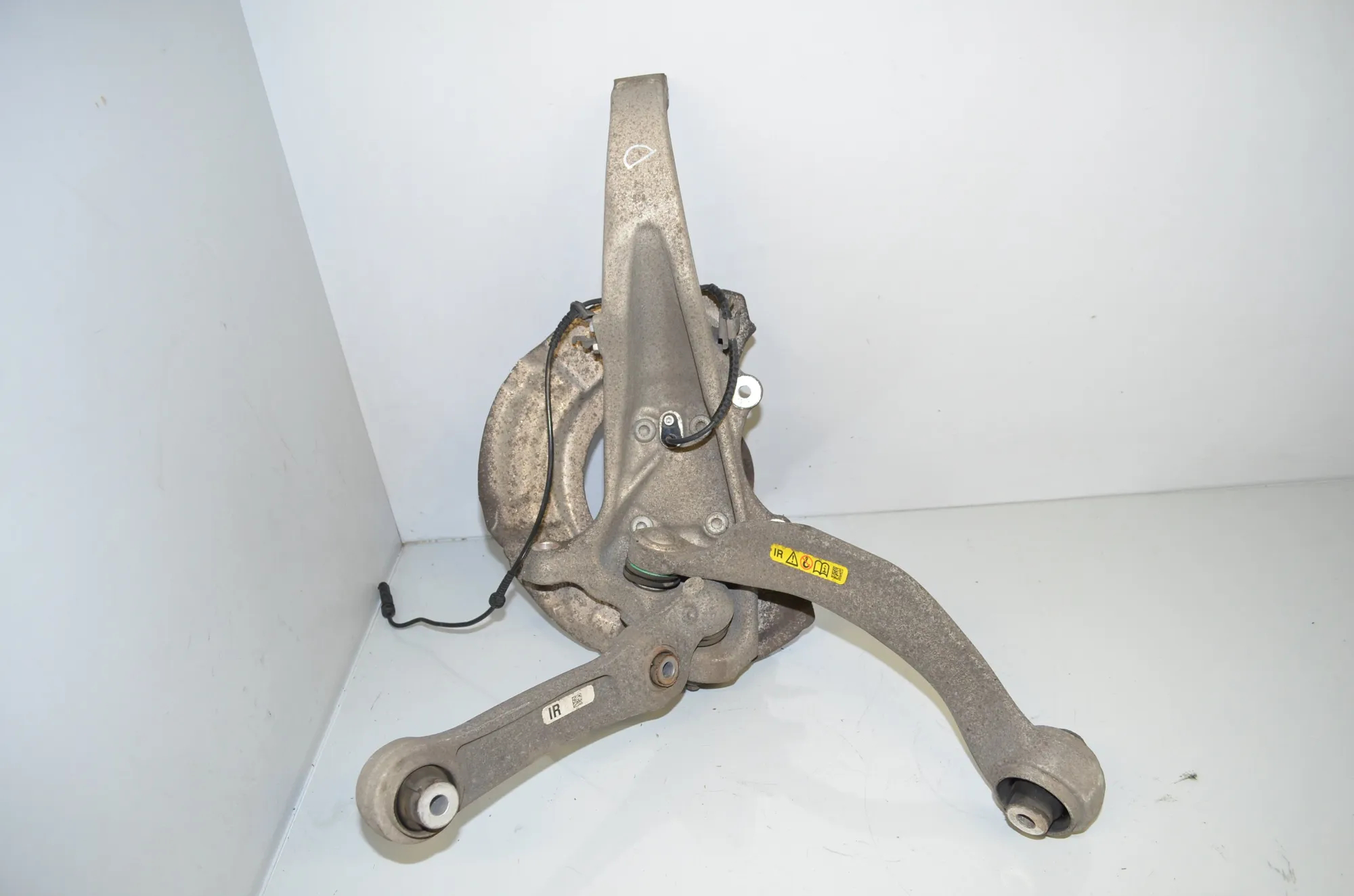 Front Right Wheel Hub – OEM 31216775770 · BMW 5 (F10) 530 d 2013 – 3