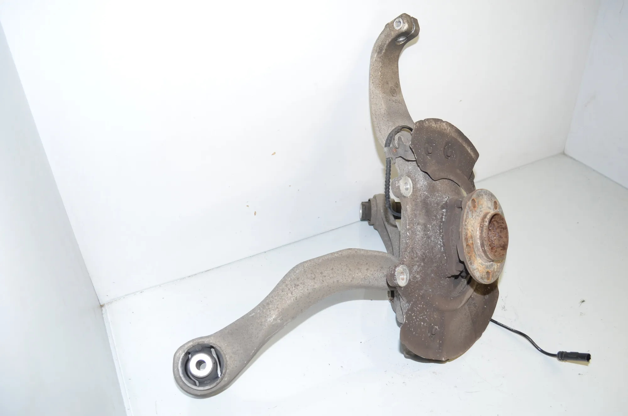 Front Right Wheel Hub – OEM 31216775770 · BMW 5 (F10) 530 d 2013 – 2