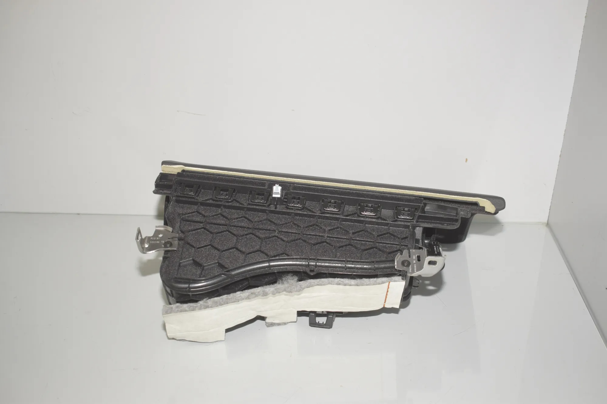 Glove Compartment – OEM 9239345 · BMW 4 Gran Coupe (F36) 430 d xDrive 2014 – 4