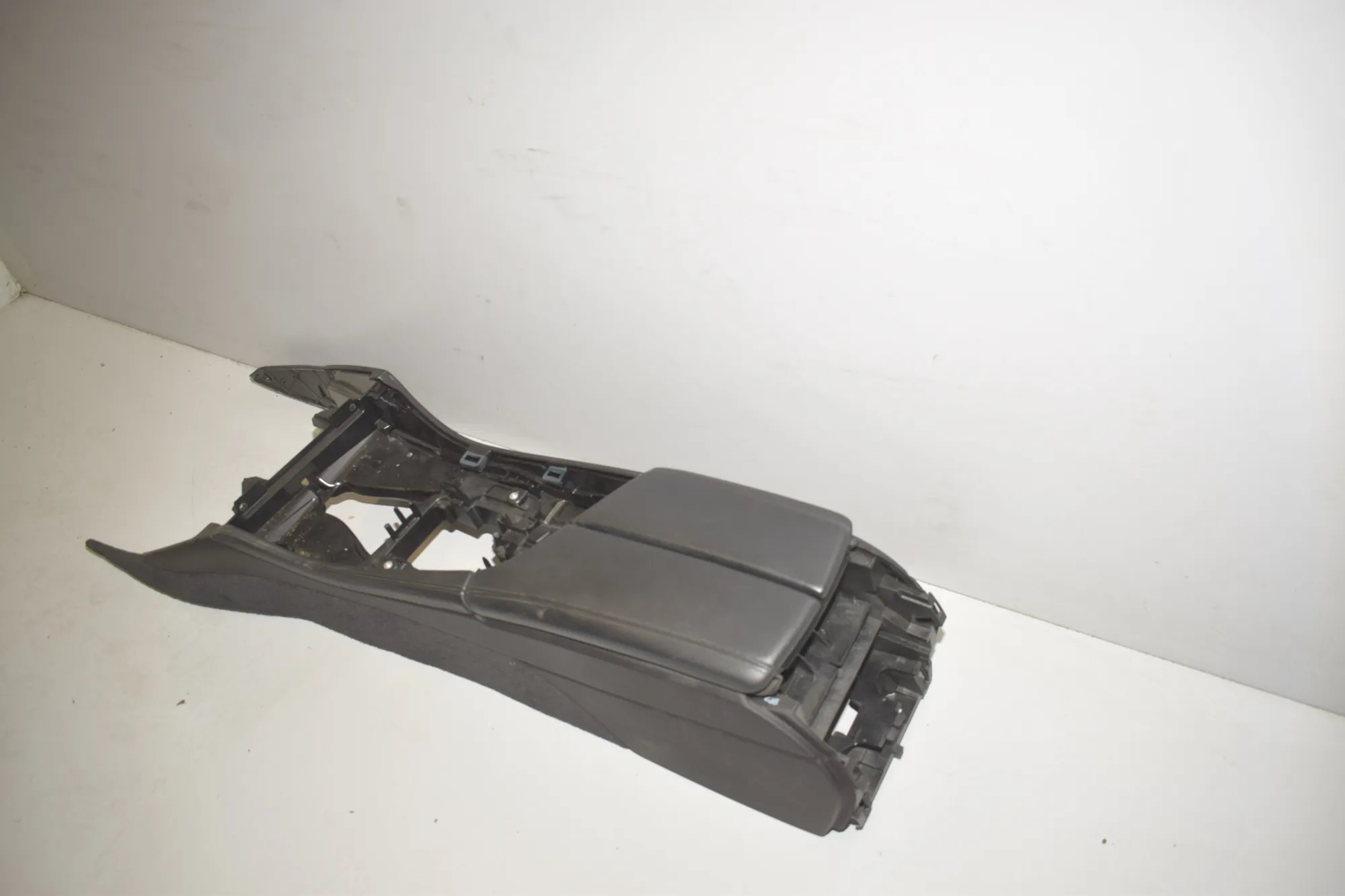 Center Console – OEM 9288913 · BMW 5 Touring (F11) 530 d xDrive 2011 – 3