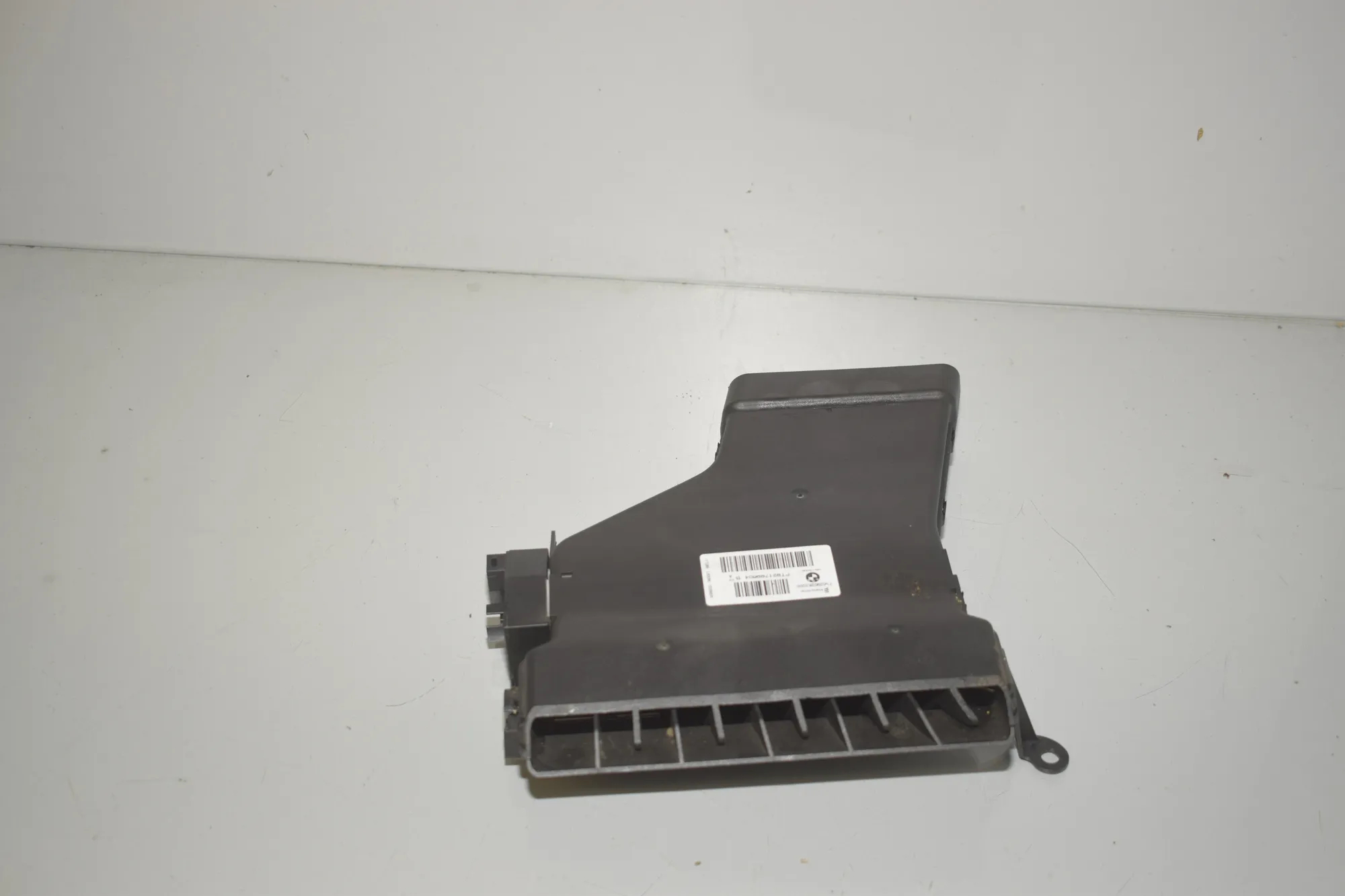 Interior Air Duct Channel – OEM 9217996 · BMW 5 Touring (F11) 530 d xDrive 2011