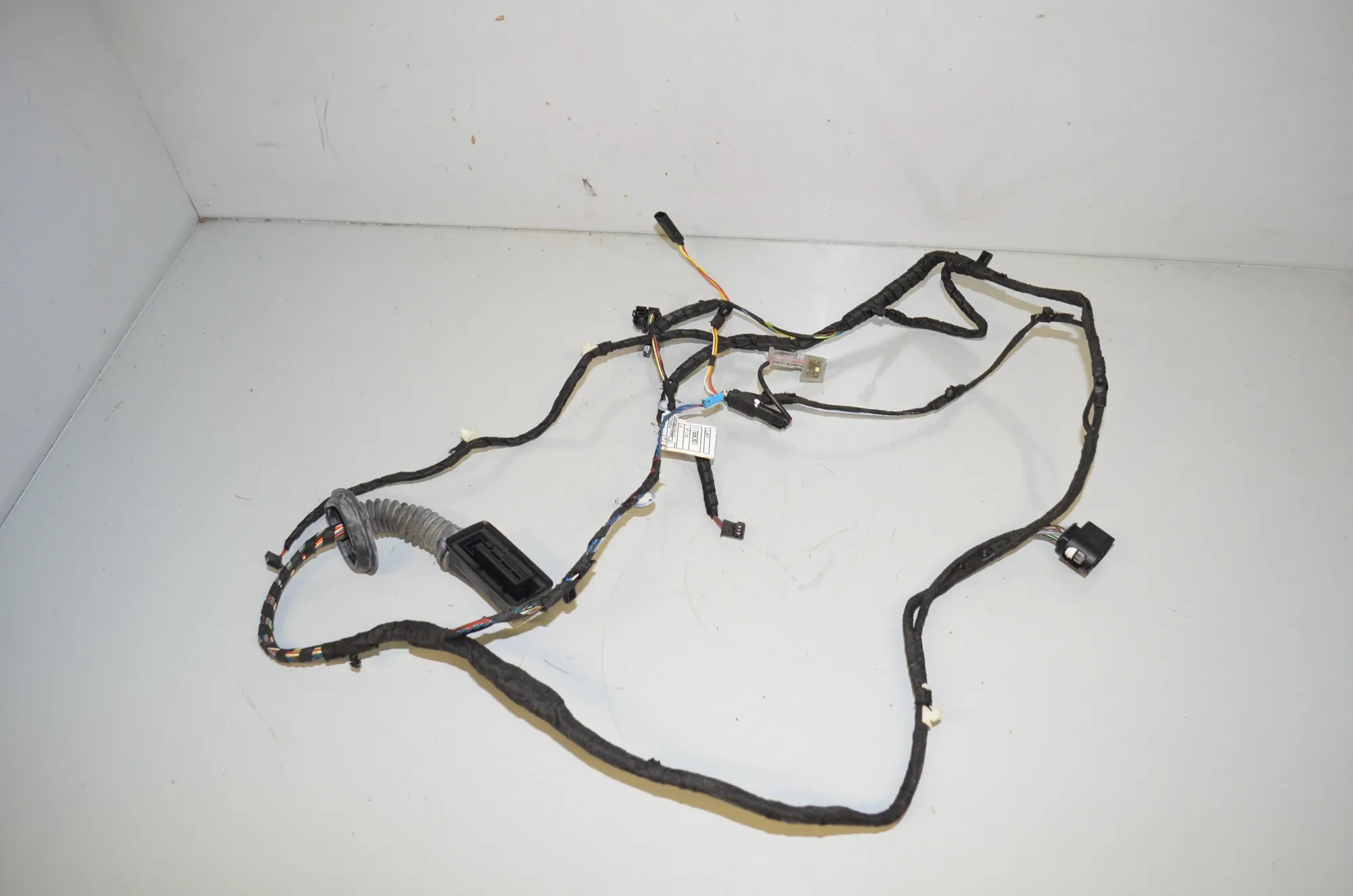 Front Right Door Wiring – OEM 9325900 · BMW 4 Gran Coupe (F36) 430 d xDrive 2014 – 4