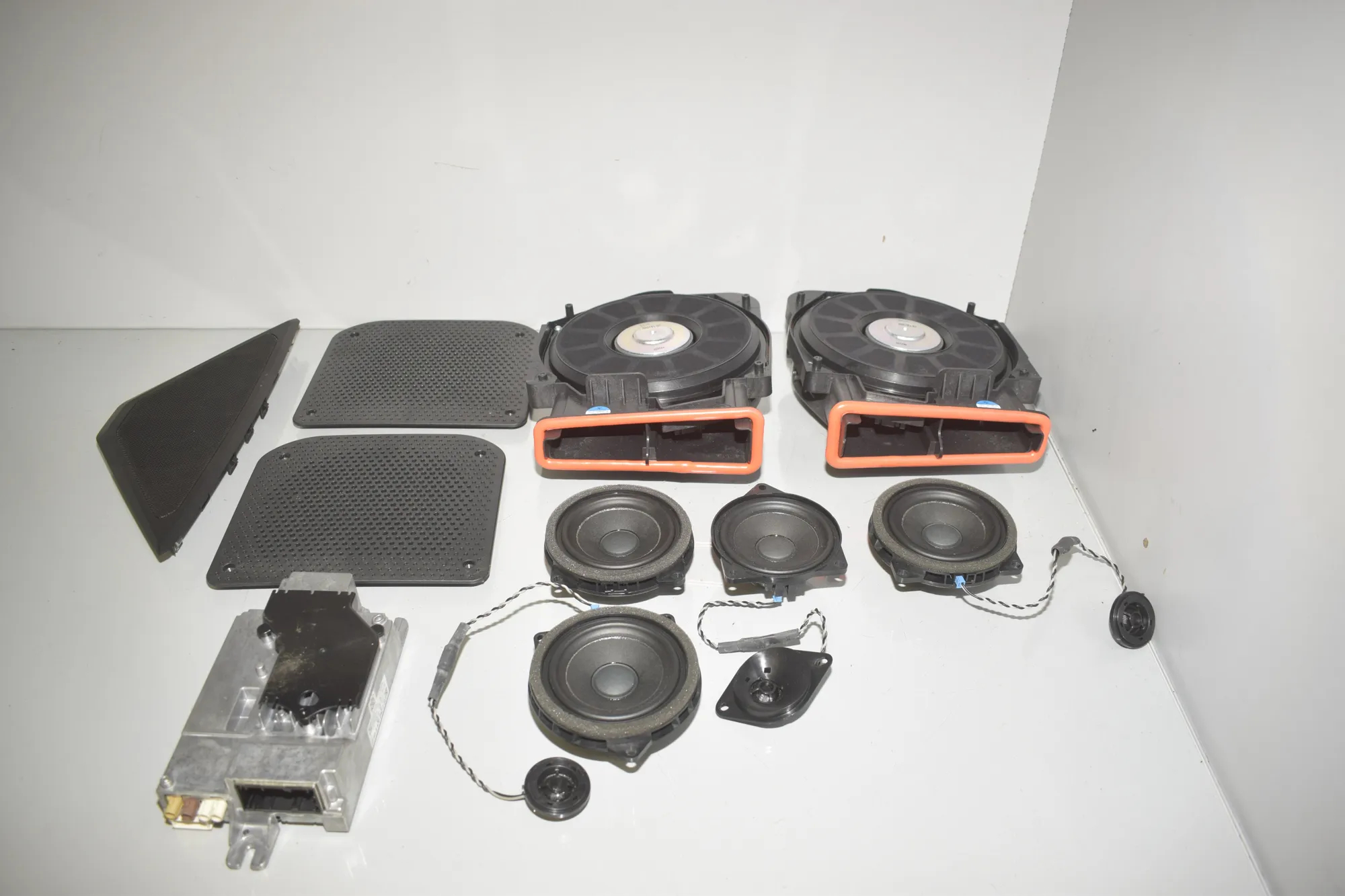 Sound Audio System Set – OEM 6823294 · BMW 1 (F40) (2019 - -) (F40) 118i 2022