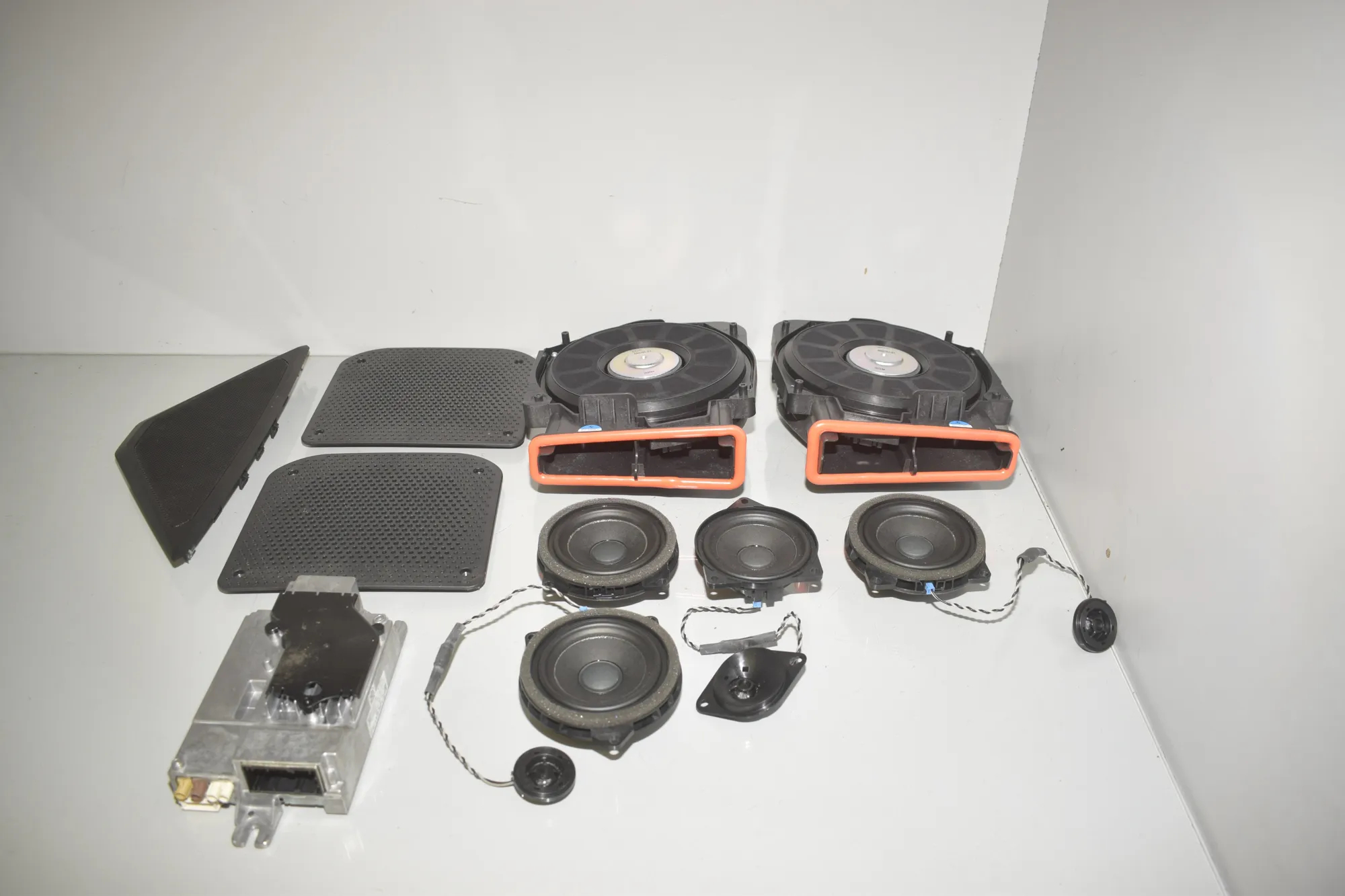 Sound Audio System Set – OEM 6823294 · BMW 1 (F40) (2019 - -) (F40) 118i 2022 – 2