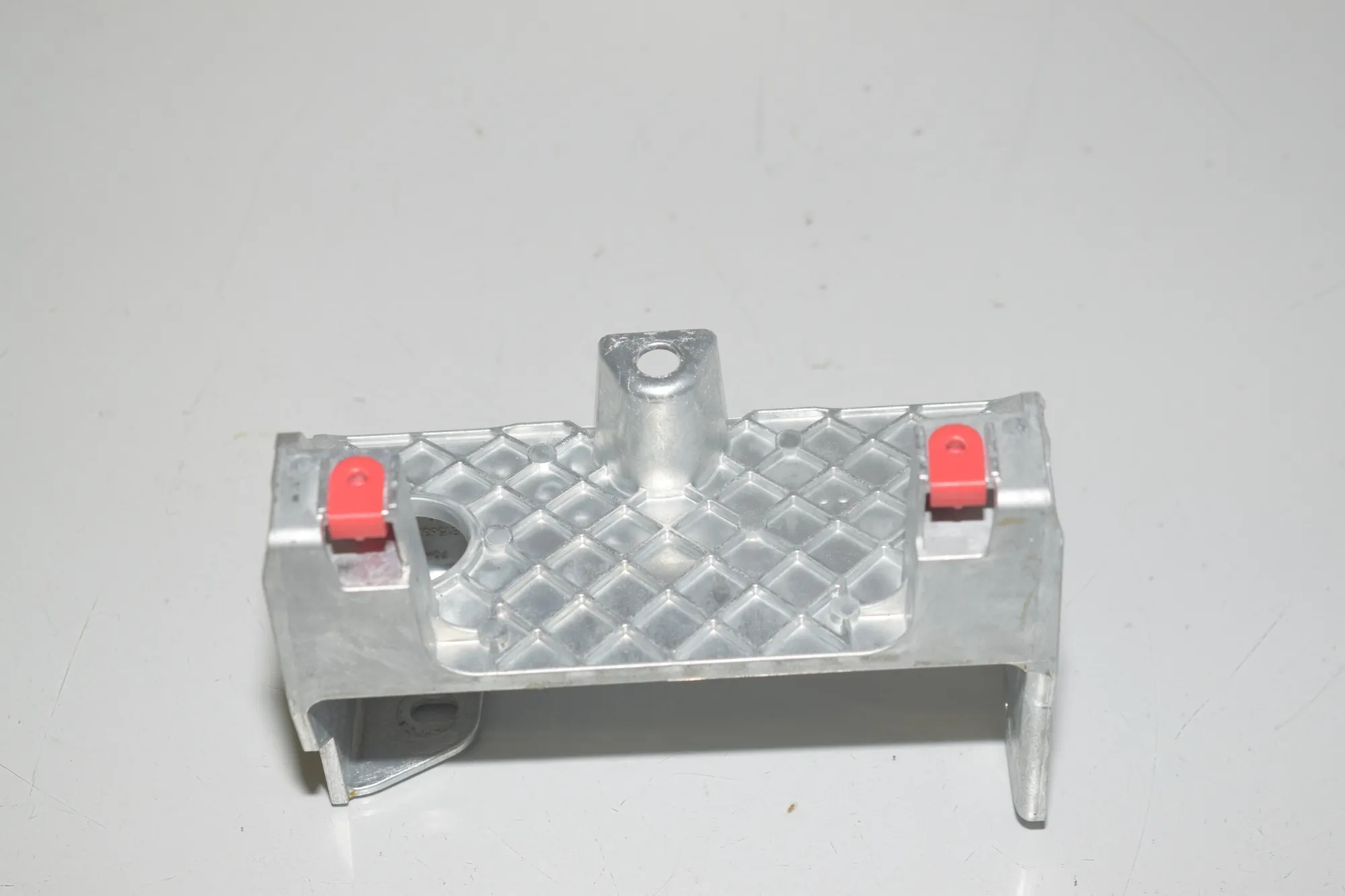 Bracket – OEM 6823583 · BMW 1 (F40) (2019 - -) (F40) 118i 2022 – 3