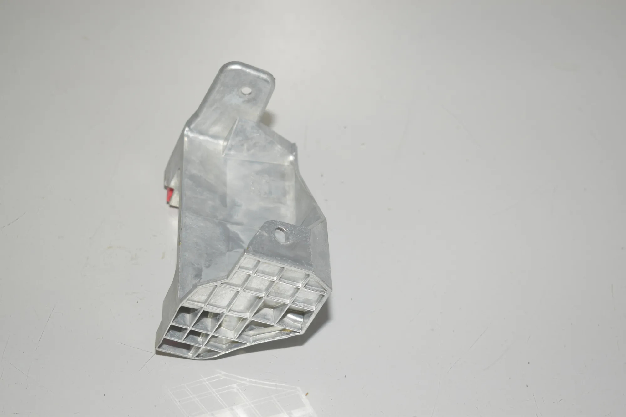 Bracket – OEM 6823583 · BMW 1 (F40) (2019 - -) (F40) 118i 2022 – 2