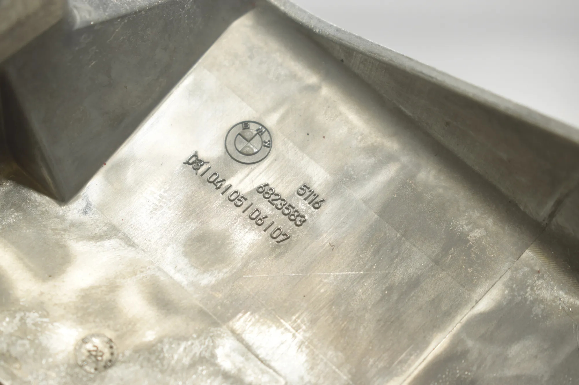 Bracket – OEM 6823583 · BMW 1 (F40) (2019 - -) (F40) 118i 2022 – 4