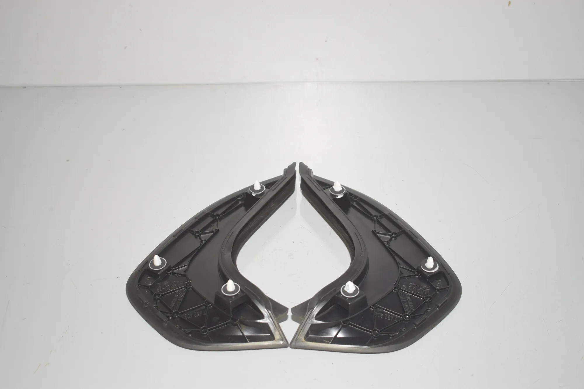 Other Trim Parts – OEM 7452403 · BMW 1 (F40) (2019 - -) (F40) 118i 2022 – 4
