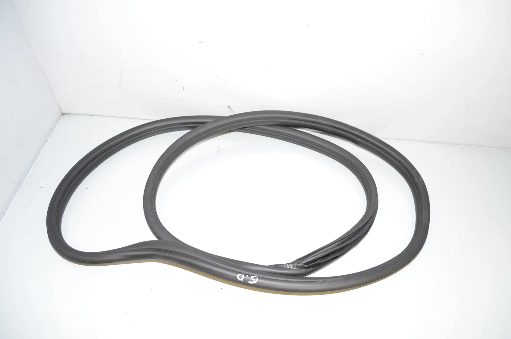 Rear Right Door Seal Rubber – OEM 9880689 · BMW 1 (F40) (2019 - -) (F40) 118i 2022