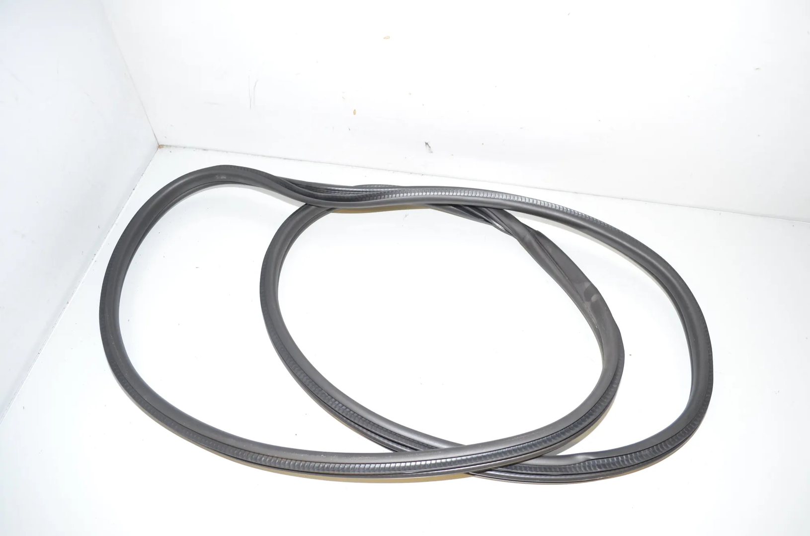 Rear Right Door Seal Rubber – OEM 9880689 · BMW 1 (F40) (2019 - -) (F40) 118i 2022 – 2