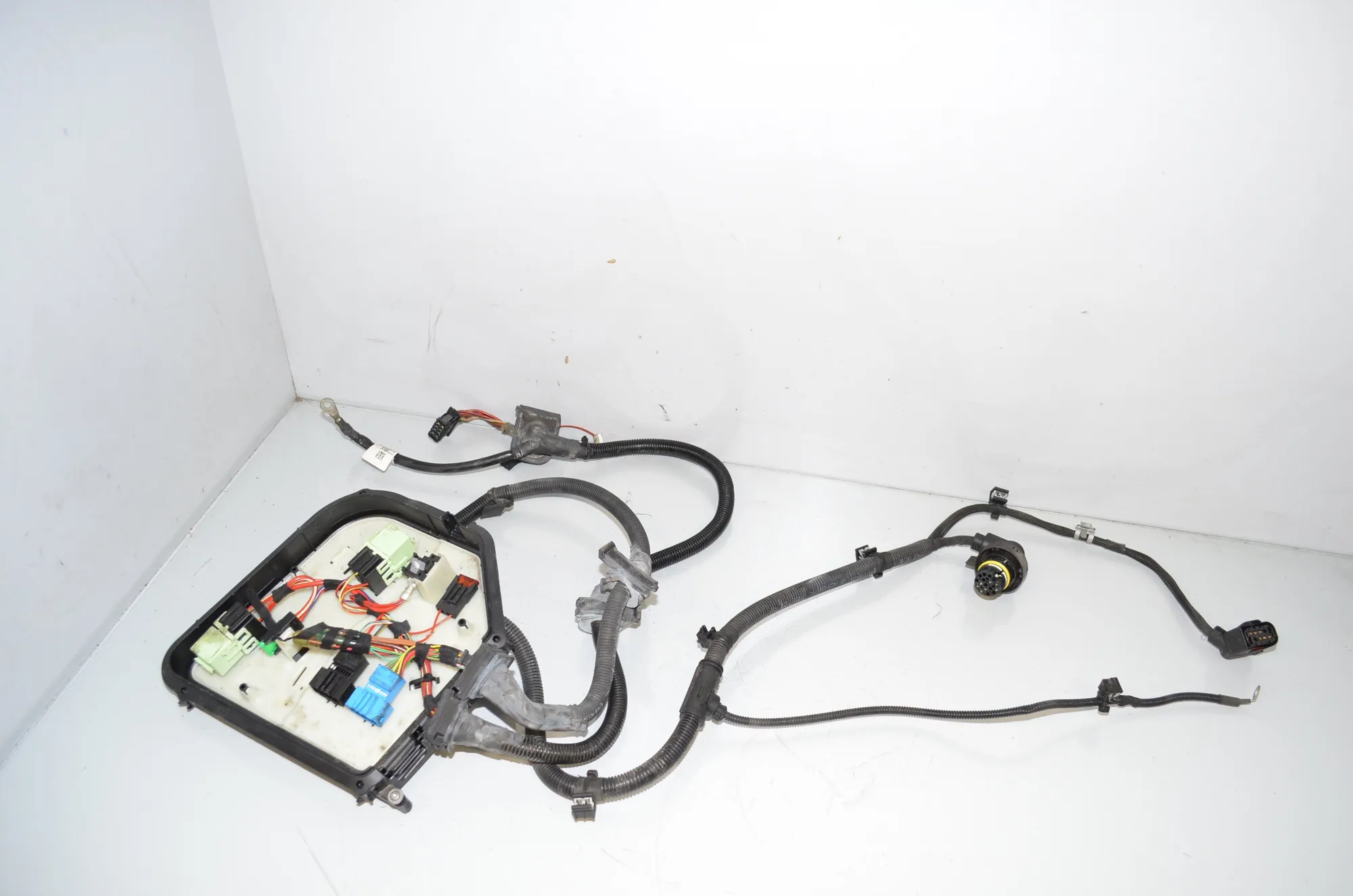 Engine Cable Harness – OEM 8518829 · BMW 5 Touring (F11) M 550 d xDrive 2014