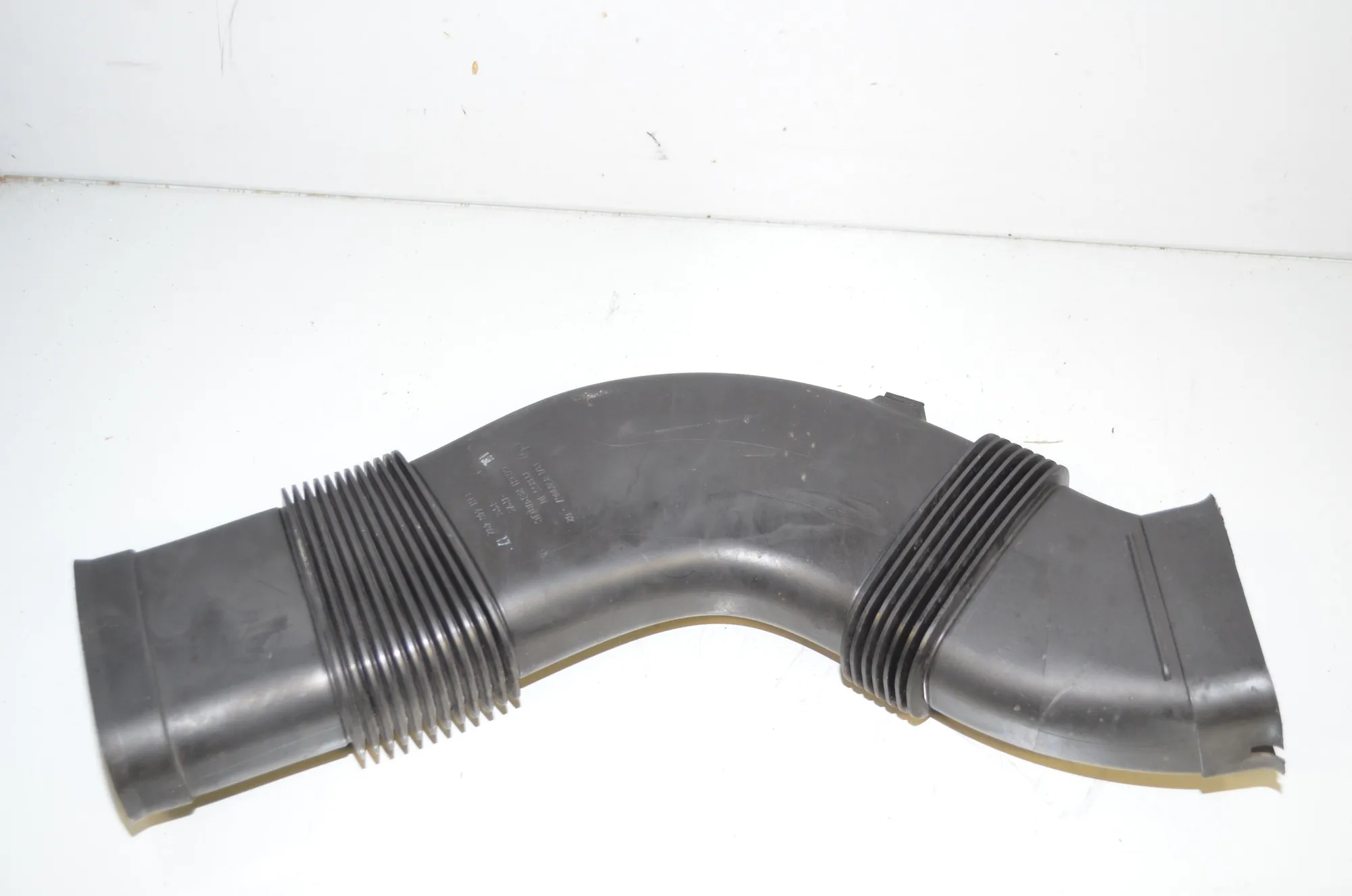Air Intake Tube – OEM 8509067 · BMW 5 Touring (F11) M 550 d xDrive 2014 – 3