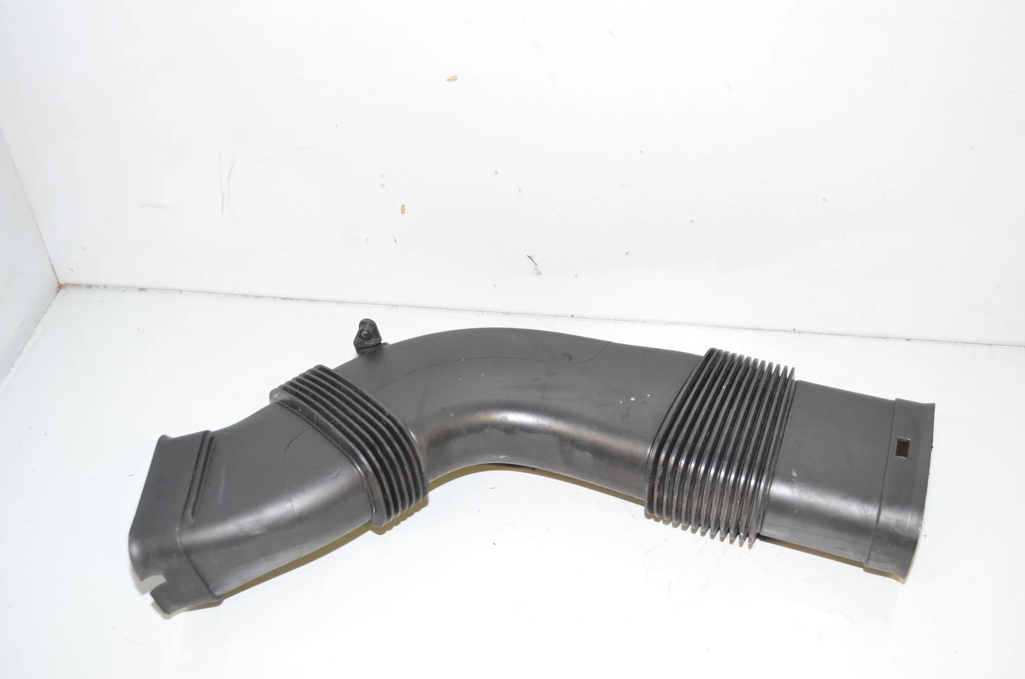 Air Intake Tube – OEM 8509067 · BMW 5 Touring (F11) M 550 d xDrive 2014