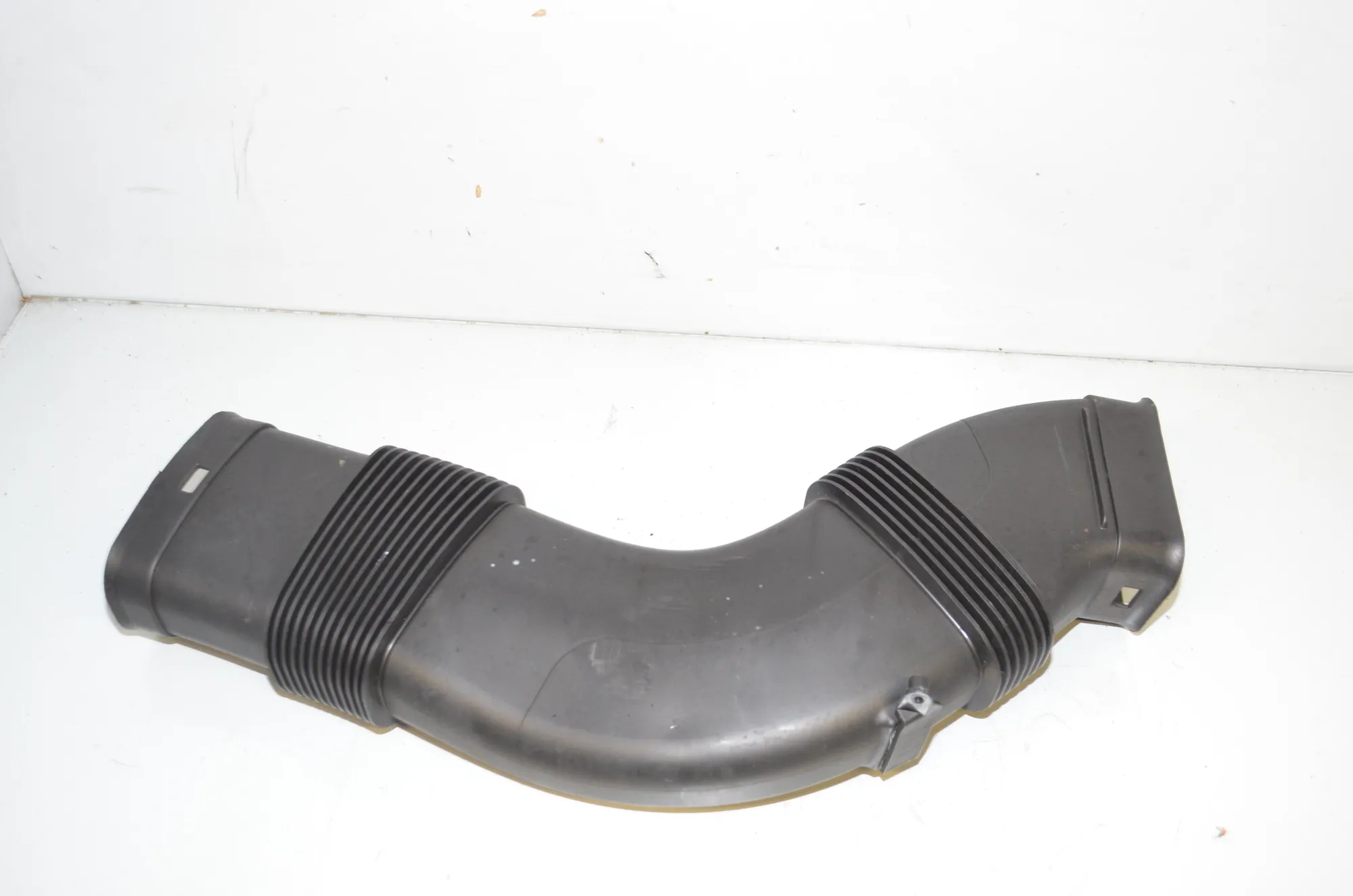 Air Intake Tube – OEM 8509067 · BMW 5 Touring (F11) M 550 d xDrive 2014 – 2