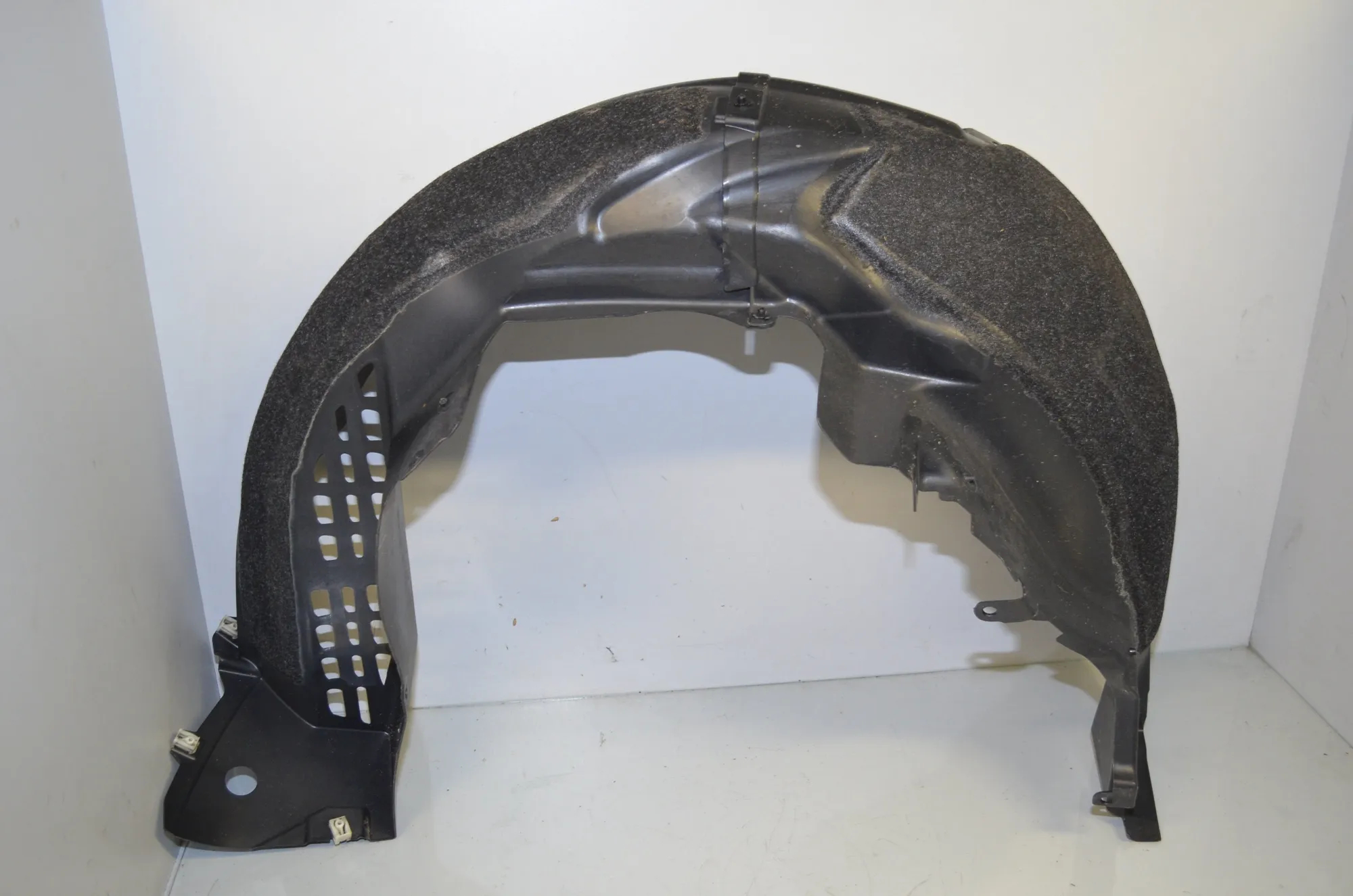 Rear Left Arch Liner – OEM 7394079 · BMW i3 (I01) Electric 2019 – 2