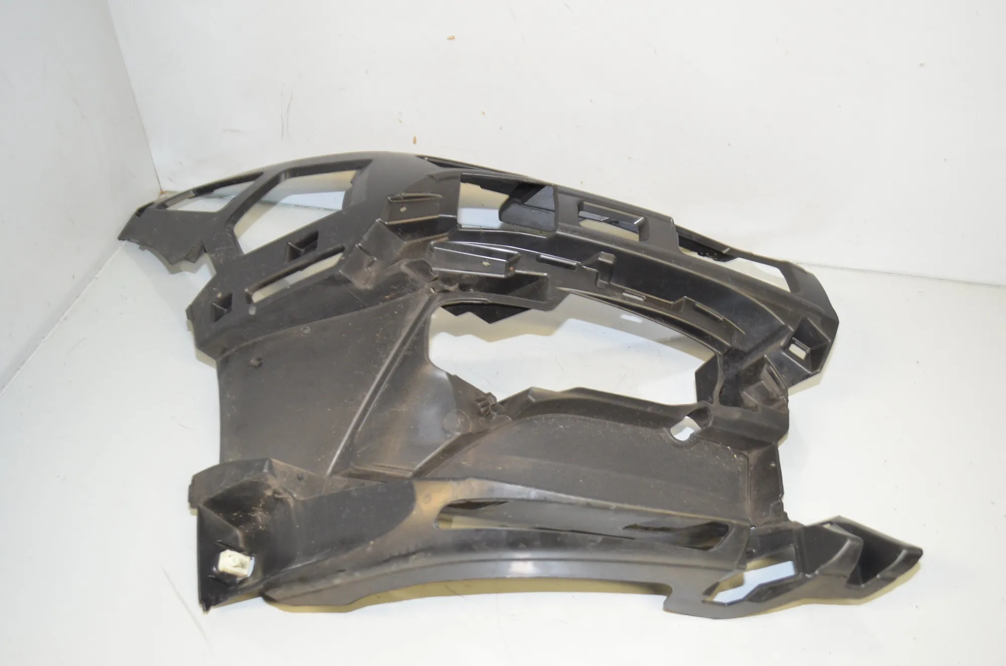 Front Right Bumper Bracket – OEM 7459710 · BMW 1 (F40) (2019 - -) (F40) 118i 2022 – 2