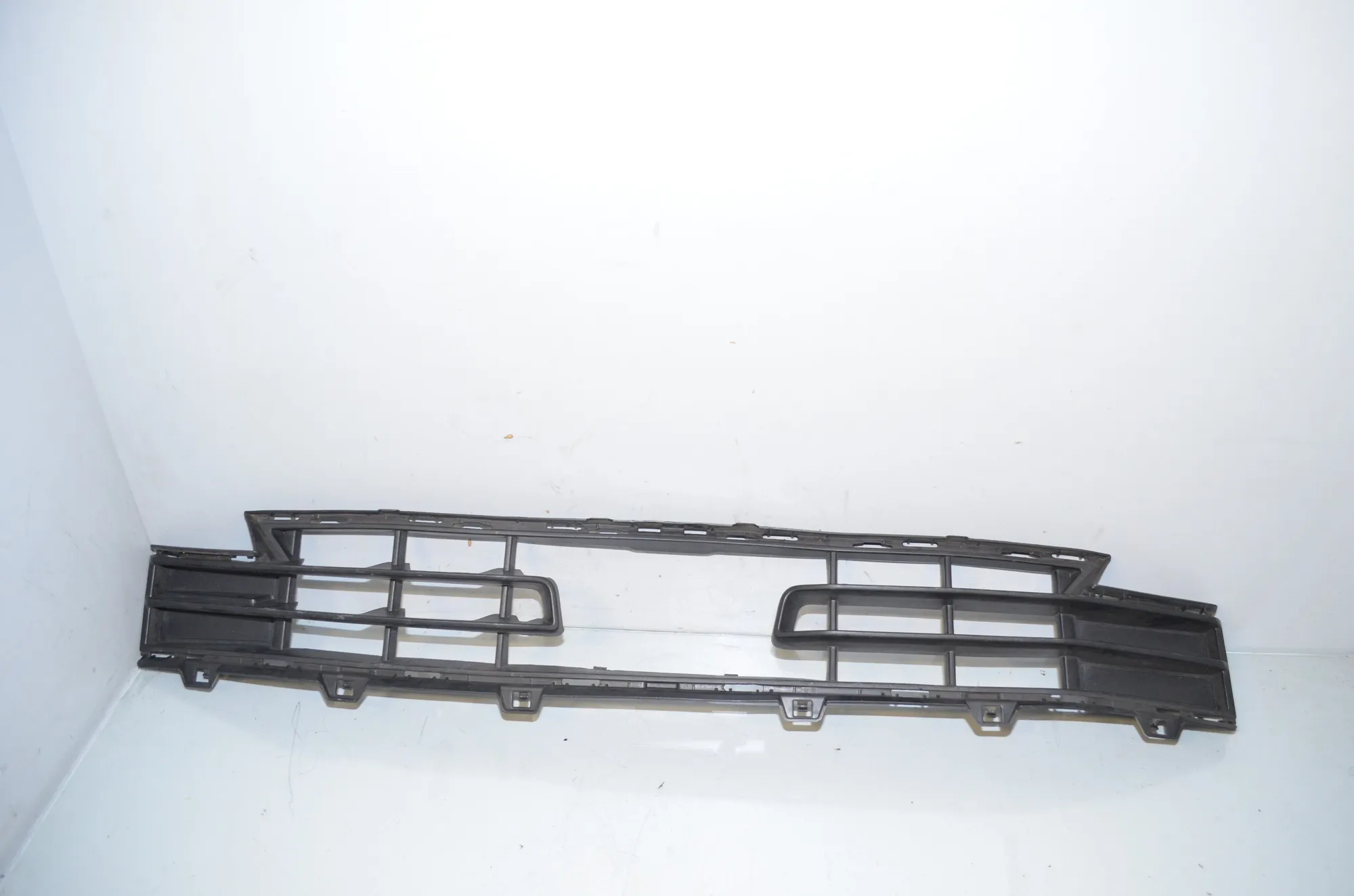 Front Bumper Lower Grill – OEM 7477772 · BMW 1 (F40) (2019 - -) (F40) 118i 2022