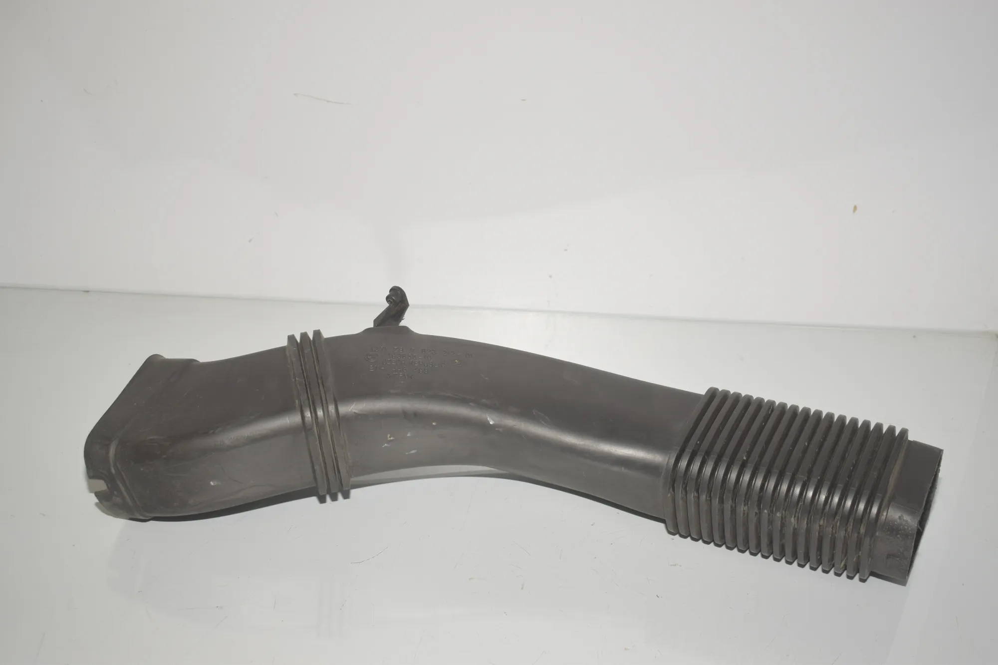 Air Intake Tube – OEM 7823212 · BMW 5 Touring (F11) 530 d xDrive 2011