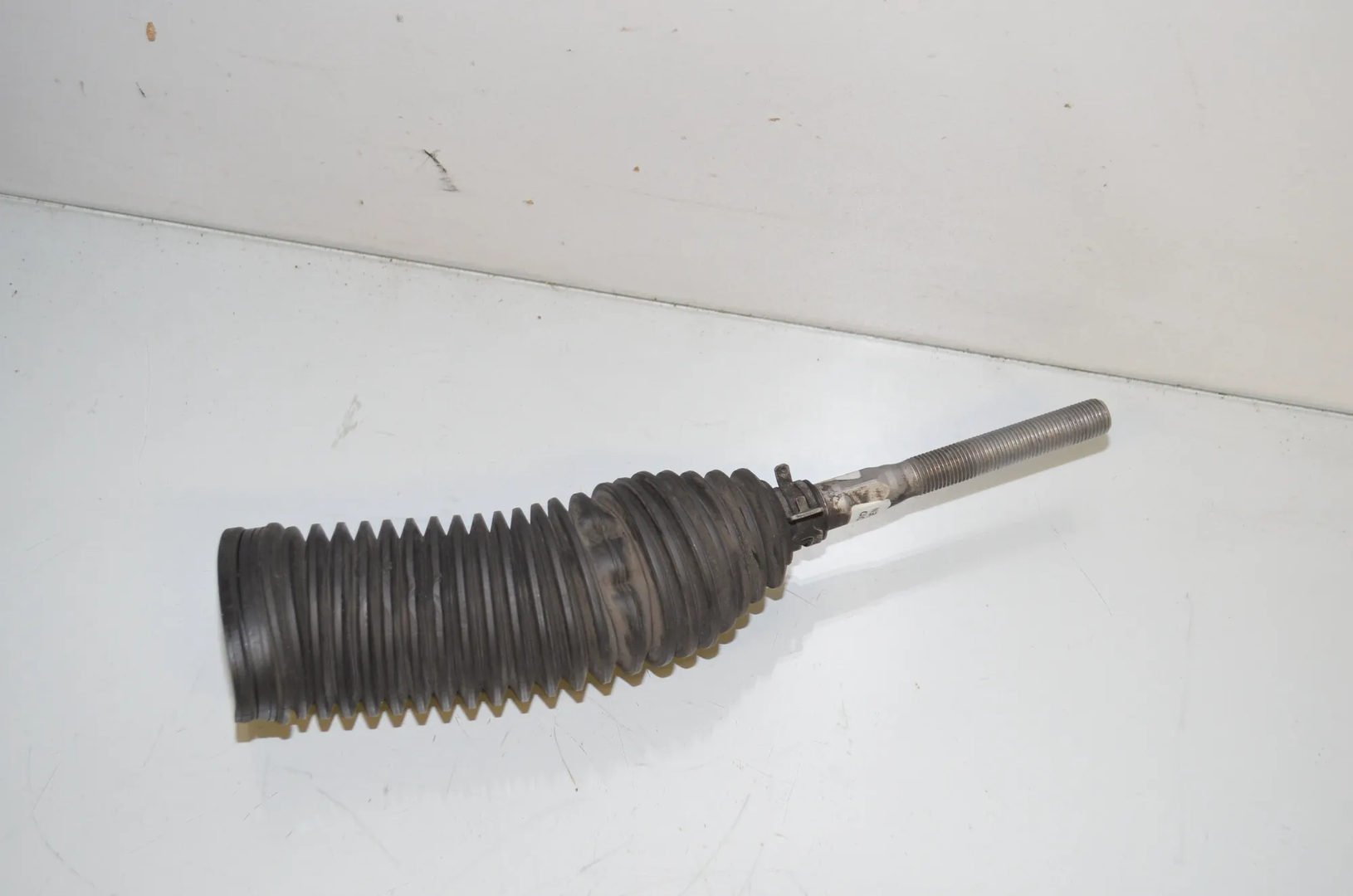 Left Side Steering Tie Rod · BMW 5 5 (F10) (2009 - 2016) 530 d (2010 - 2011, 3.0 L, 180 kW) 2010 – 4
