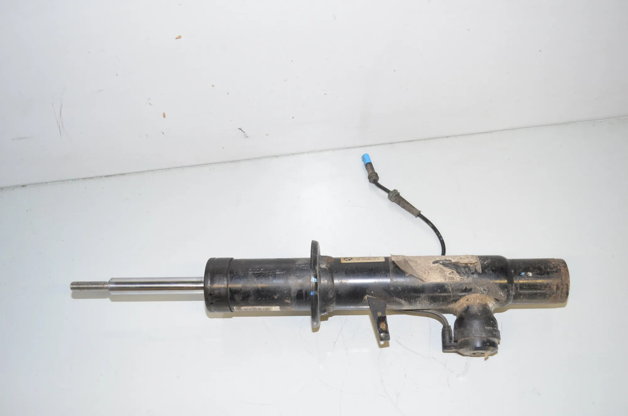 Front Left Shock Absorber – OEM 6863173 · BMW X5 (F15, F85) BMW X5 (F15, F85) M 50 d 2015