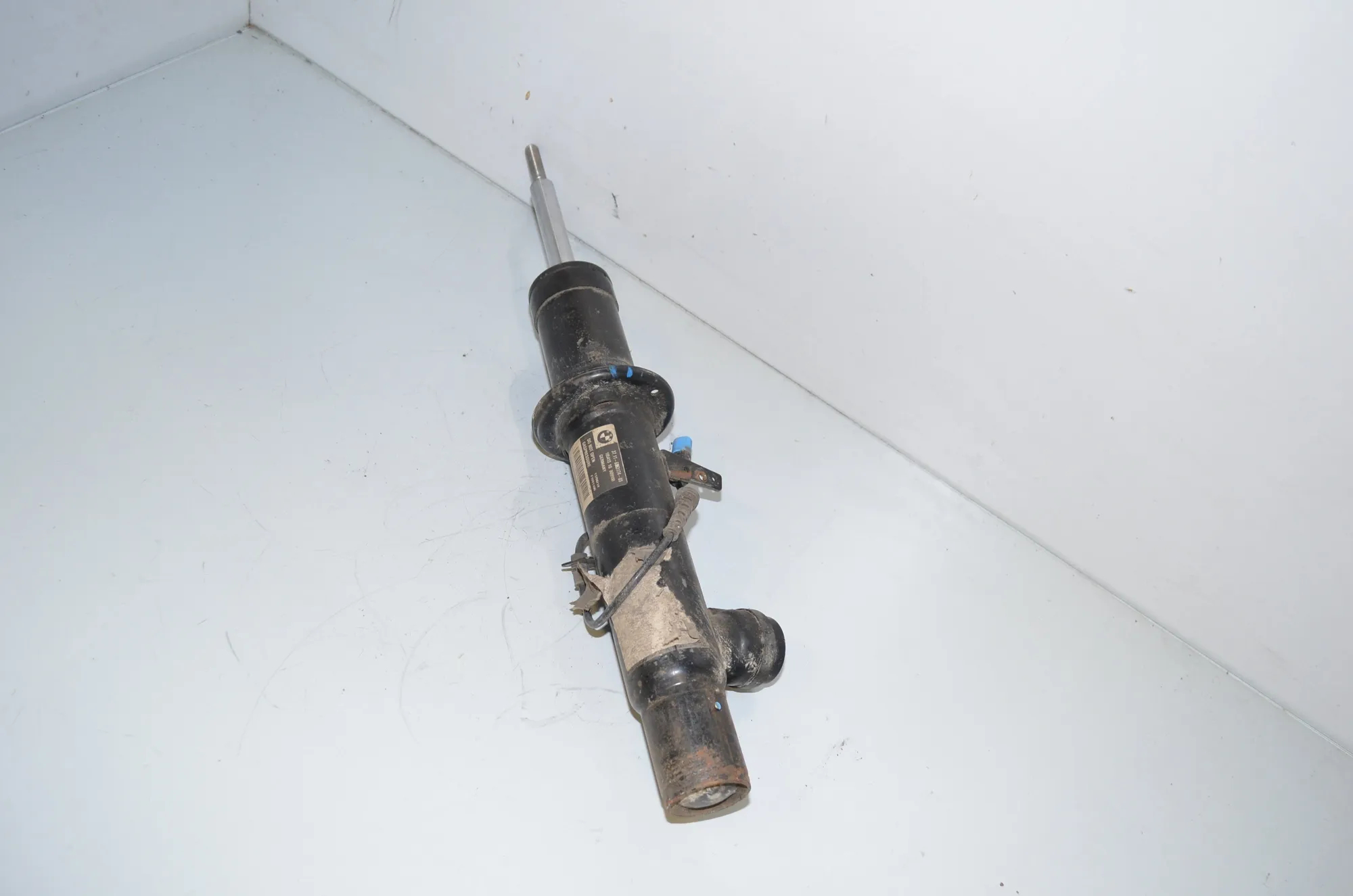 Front Right Shock Absorber – OEM 6863174 · BMW X5 (F15, F85) BMW X5 (F15, F85) M 50 d 2015 – 4