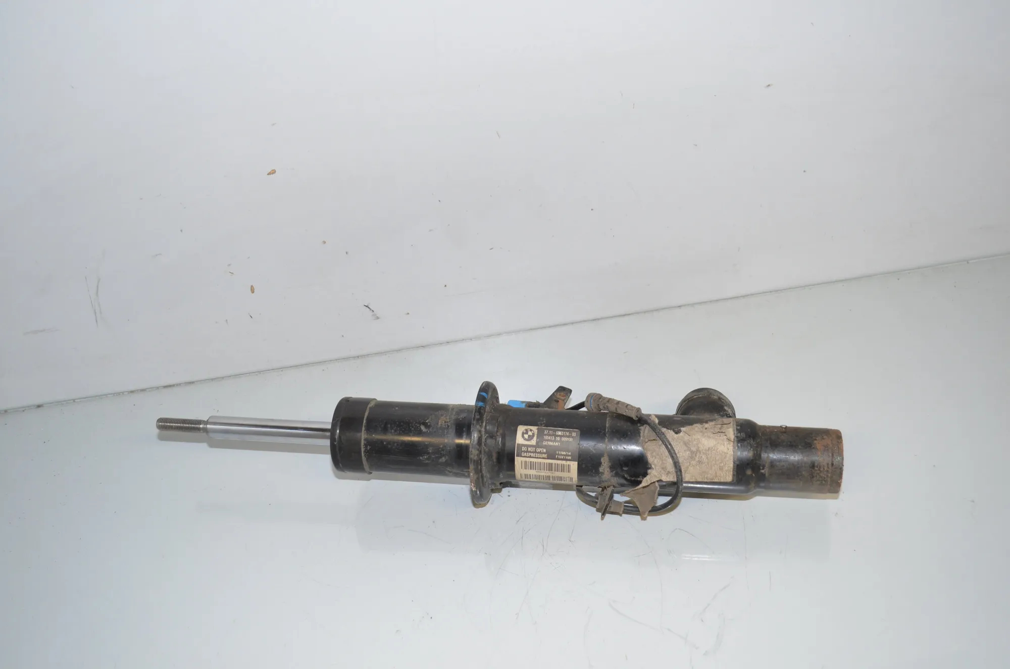 Front Right Shock Absorber – OEM 6863174 · BMW X5 (F15, F85) BMW X5 (F15, F85) M 50 d 2015 – 2