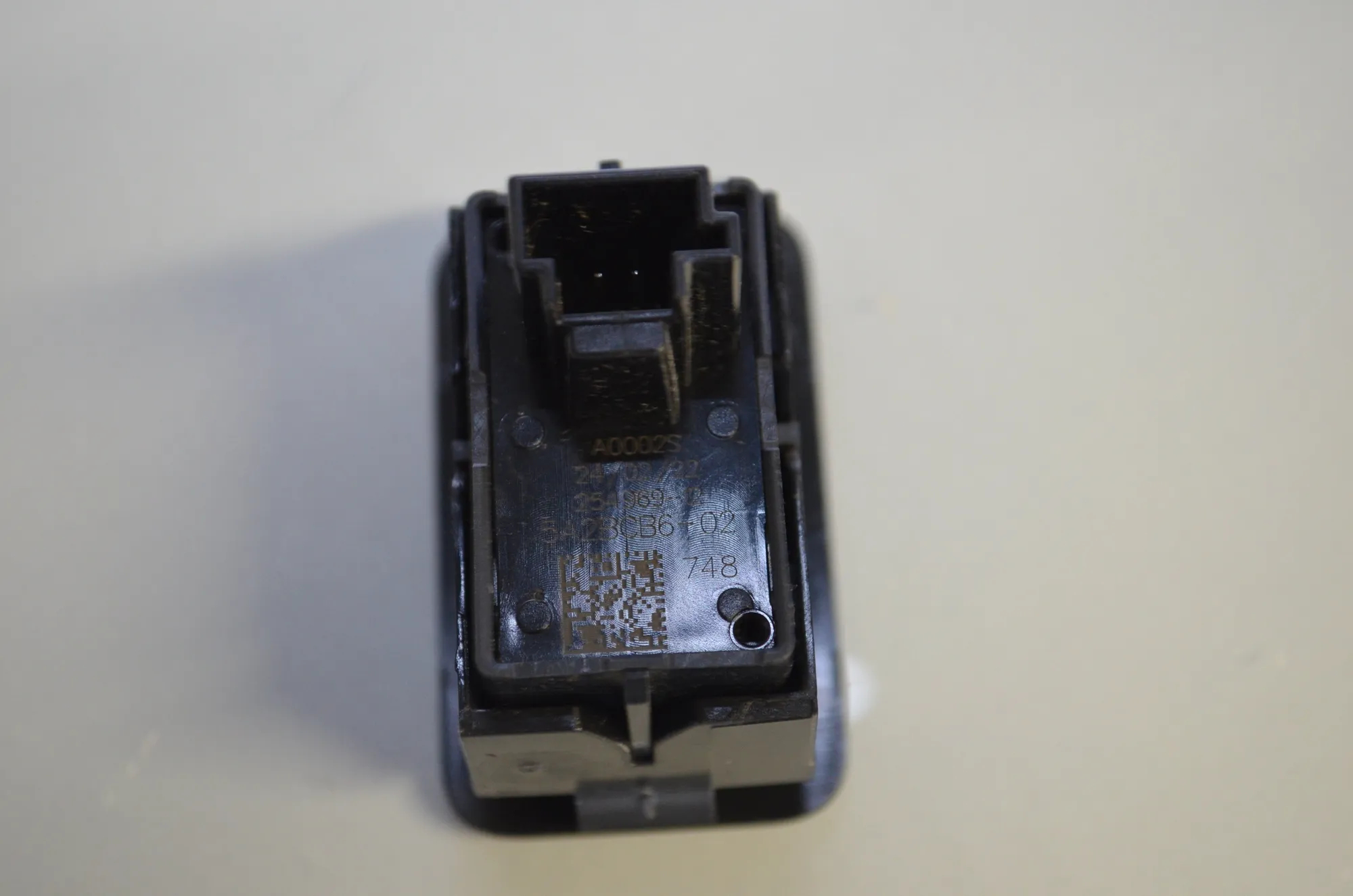 Tailgate Open Switch – OEM 5A2BCB6 · BMW iX (I20) (2021 - -) xDrive 40 2021 – 4