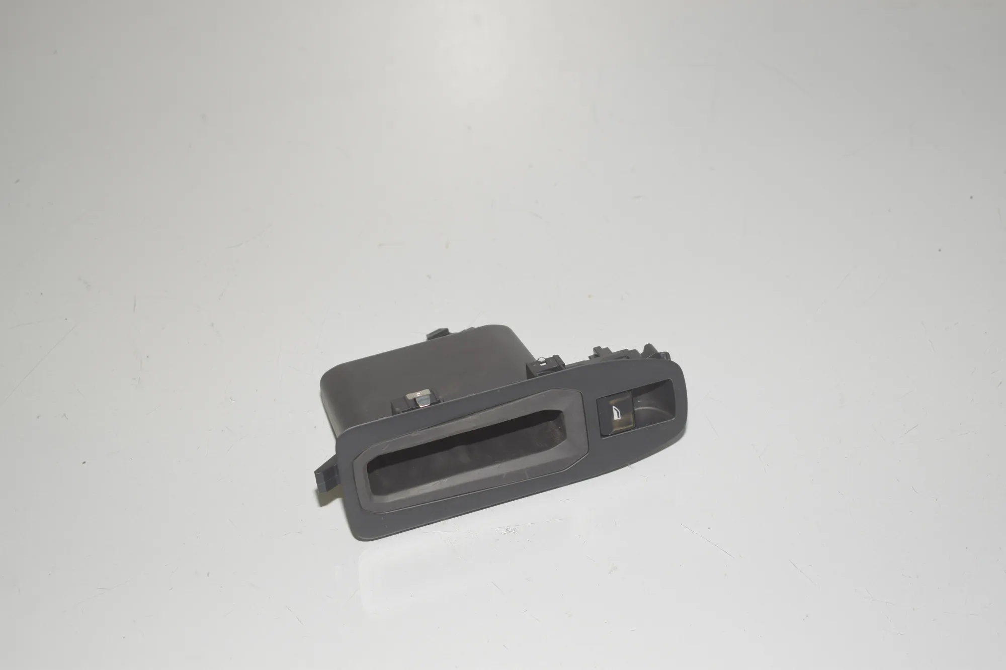 Front Right Door Window Switch – OEM 9858637 · BMW iX (I20) (2021 - -) xDrive 40 2021 – 4
