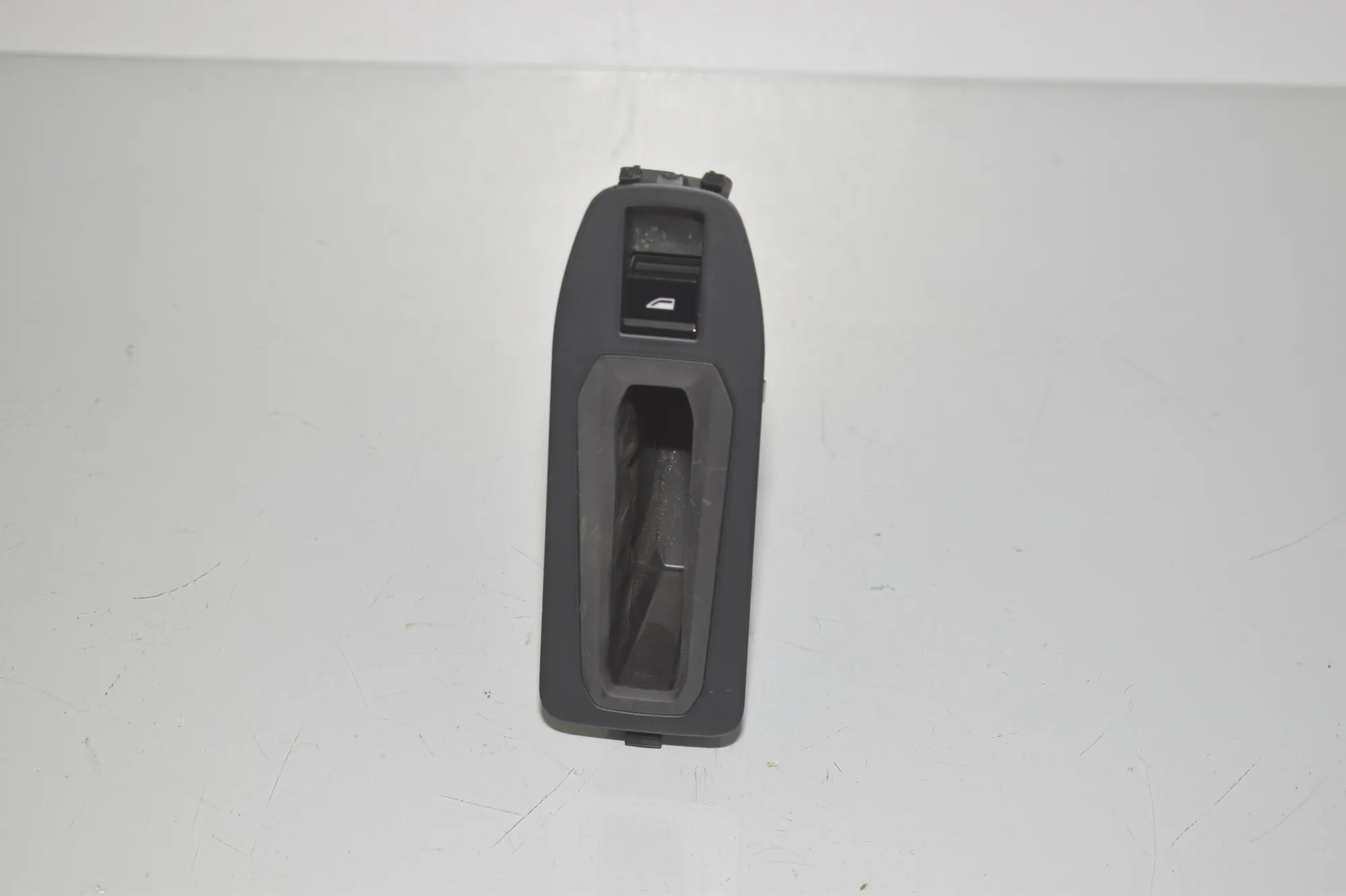 Front Right Door Window Switch – OEM 9858637 · BMW iX (I20) (2021 - -) xDrive 40 2021