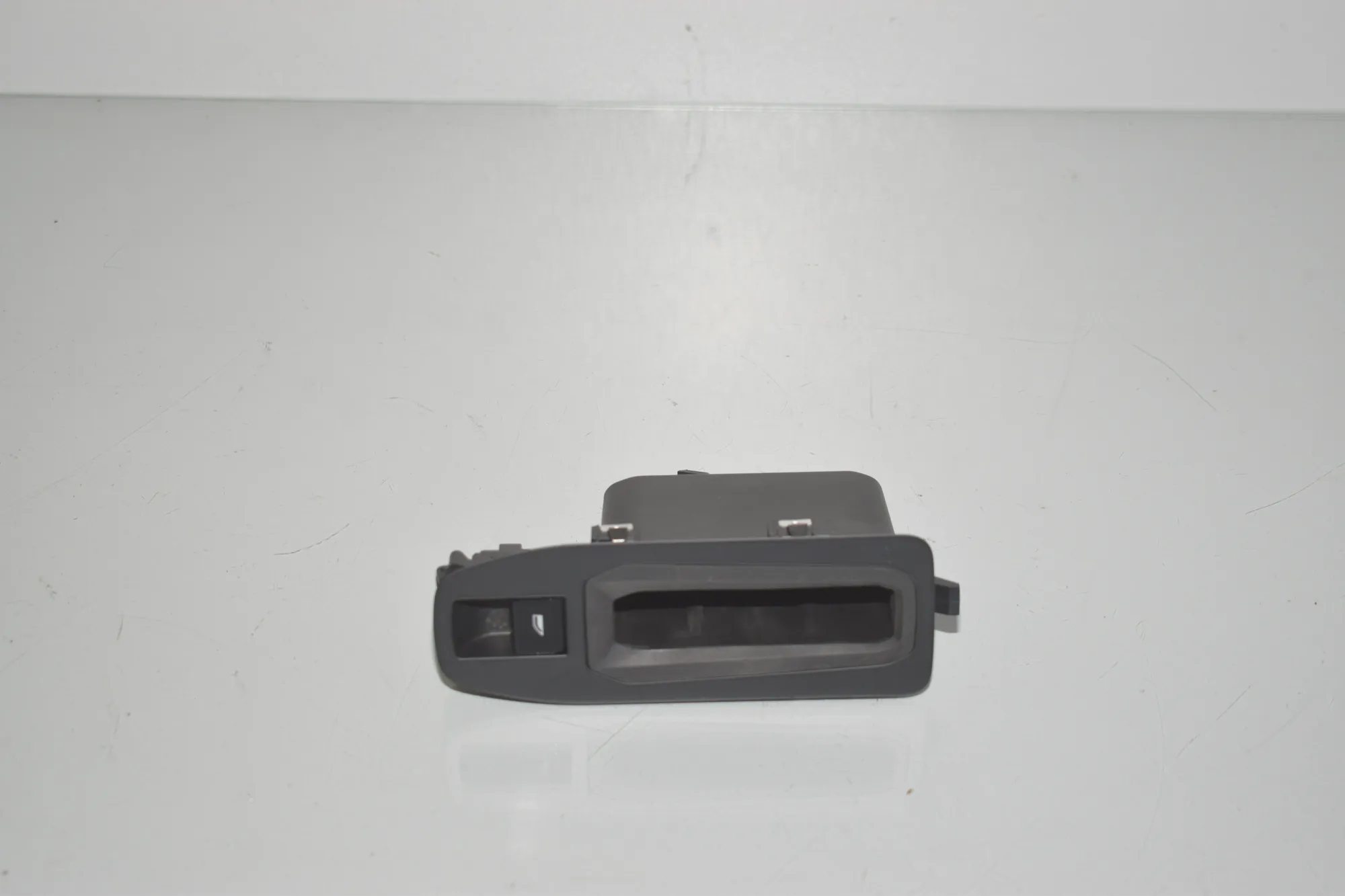 Front Right Door Window Switch – OEM 9858637 · BMW iX (I20) (2021 - -) xDrive 40 2021 – 2