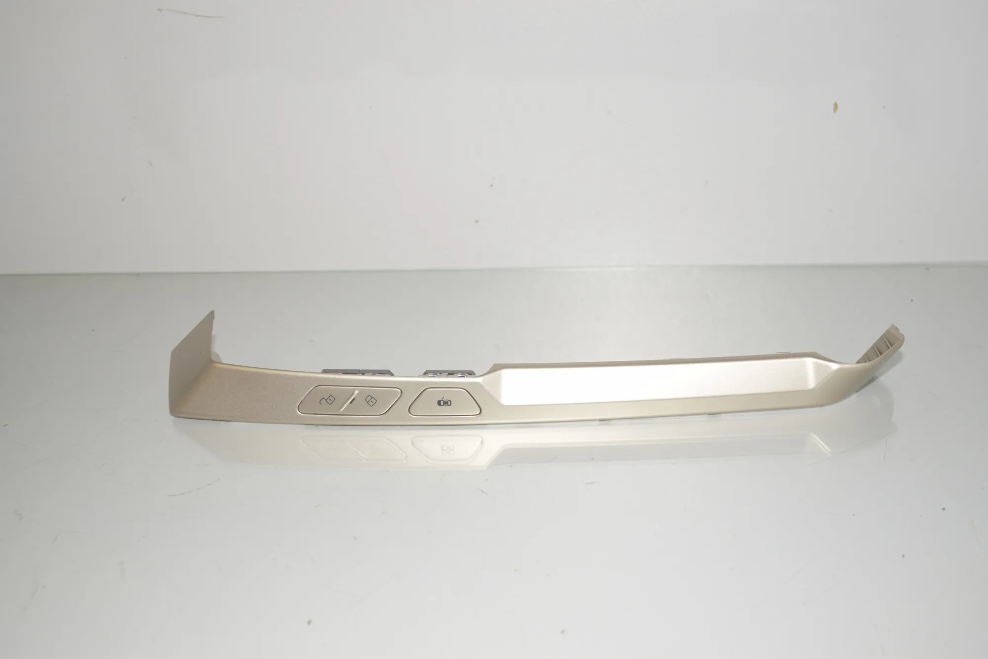 Other Trim Parts – OEM 5A21BC8 · BMW iX (I20) (2021 - -) xDrive 40 2021
