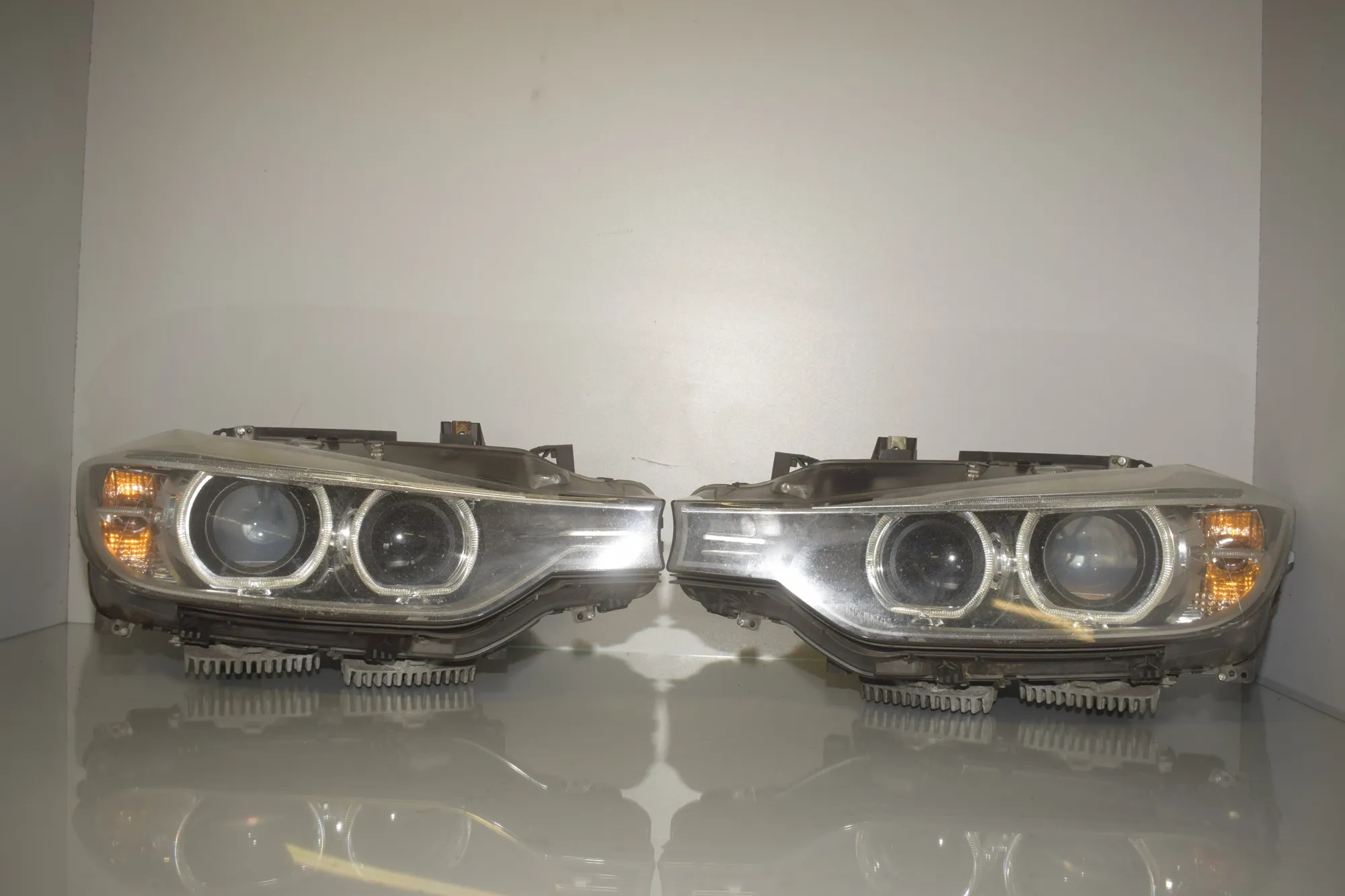 Front Headlight Set Kit – OEM 7314531 · BMW 3 Touring (F31) 330 d xDrive 2013 – 2