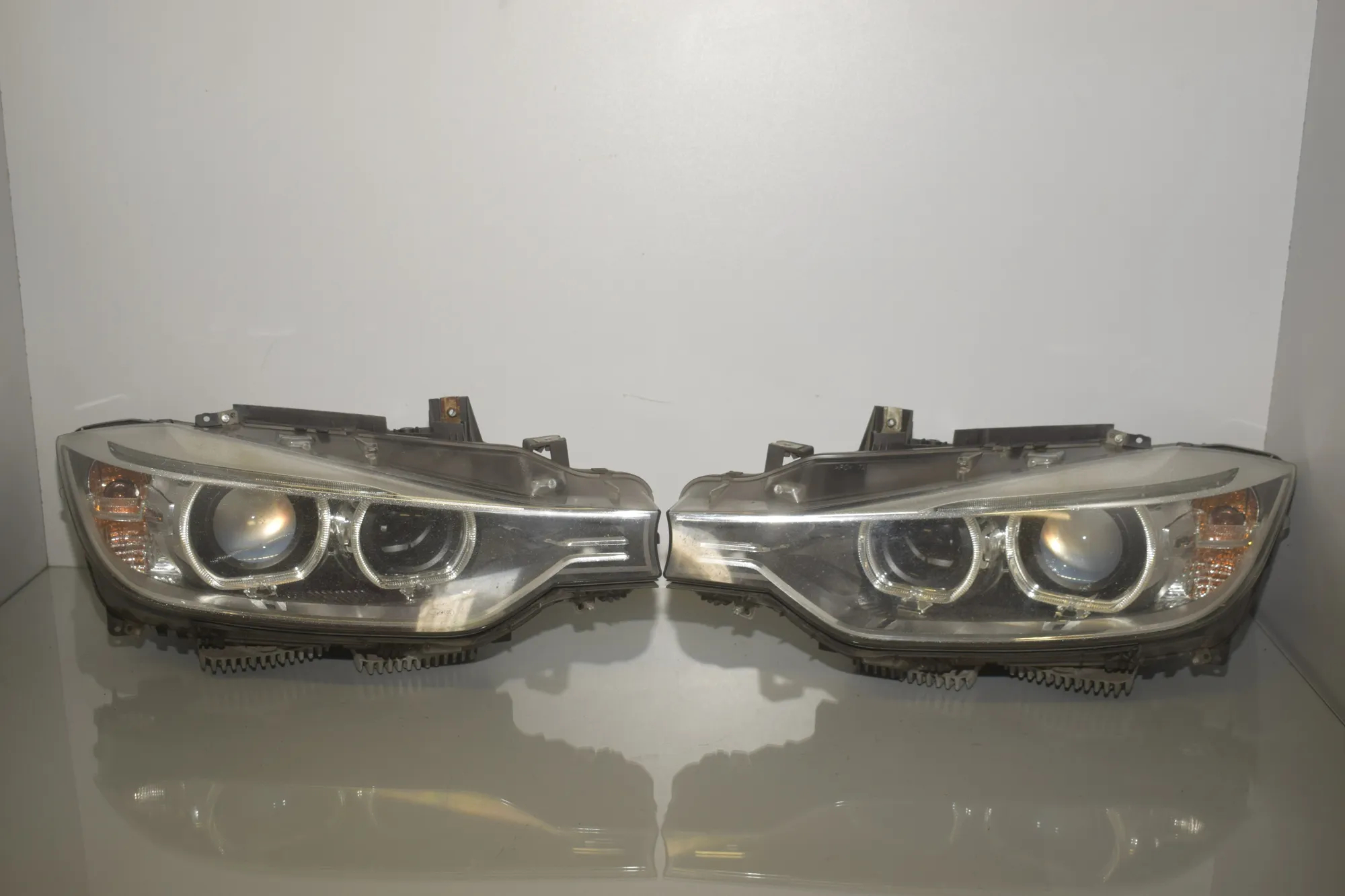 Front Headlight Set Kit – OEM 7314531 · BMW 3 Touring (F31) 330 d xDrive 2013 – 6