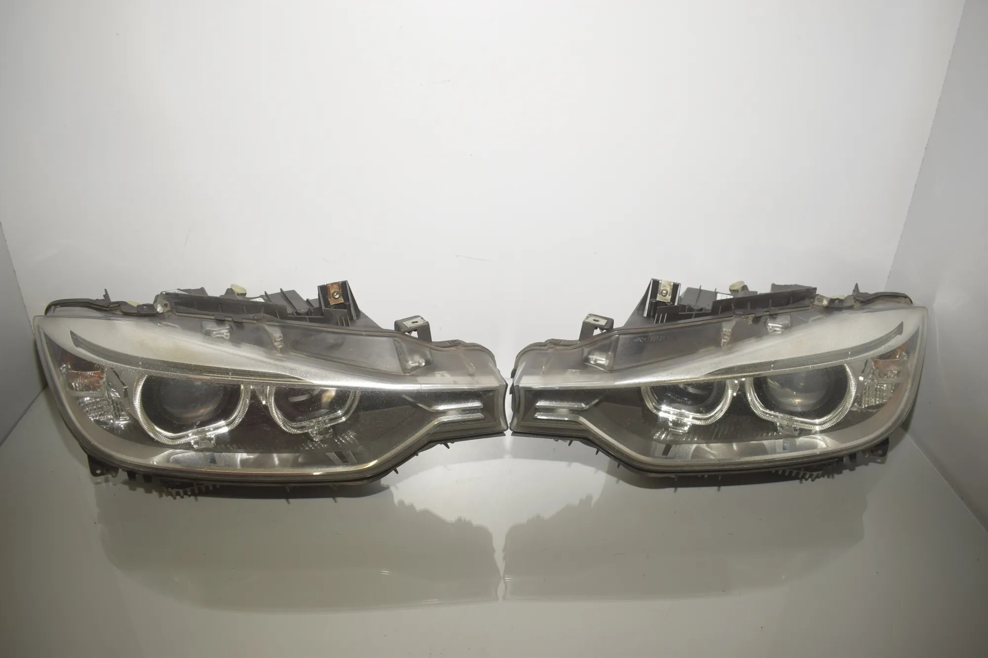Front Headlight Set Kit – OEM 7314531 · BMW 3 Touring (F31) 330 d xDrive 2013 – 4