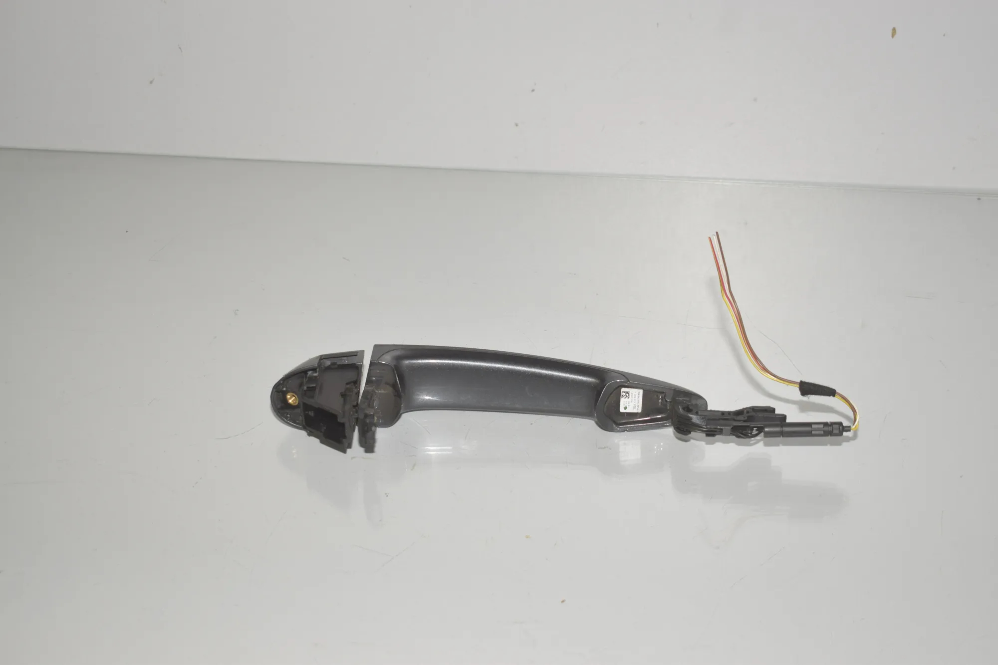 Front Right Door Exterior Handle – OEM 7332566 · BMW 3 Touring (F31) 330 d xDrive 2013 – 4