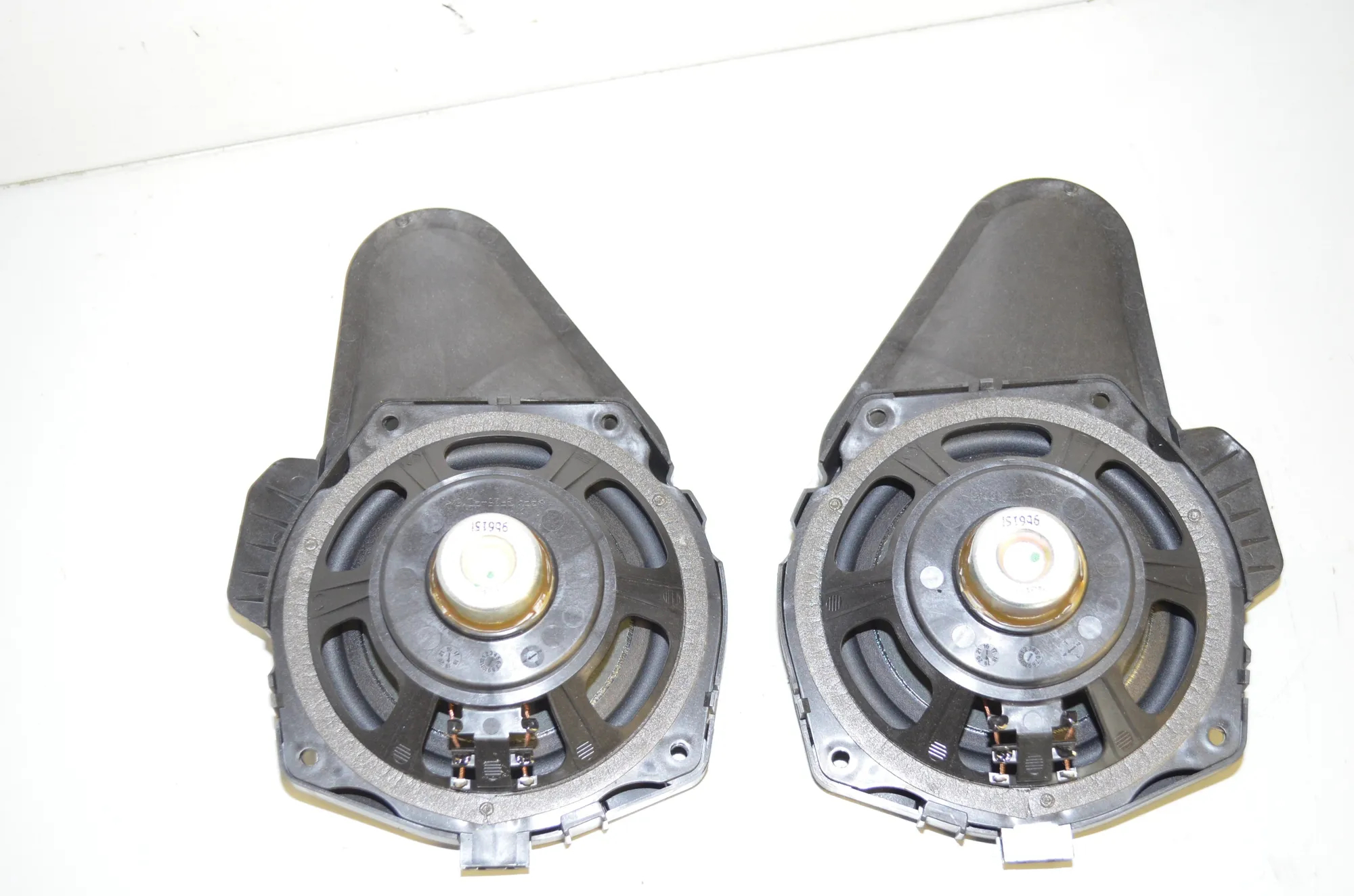 Front Left Door Speaker – OEM 8715684 · BMW i3 (I01) Electric 2019 – 5