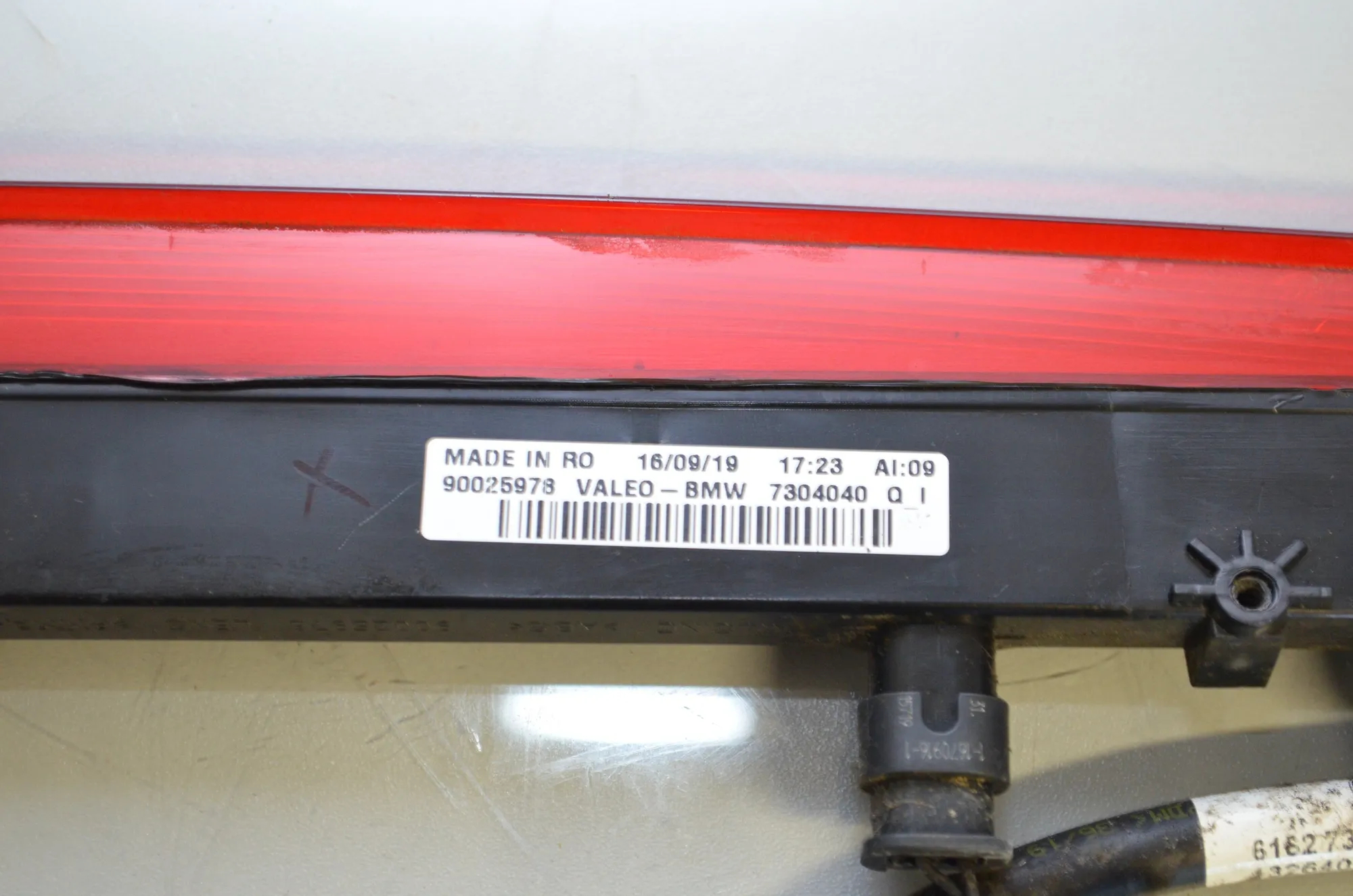 Rear Third Brake Stop Light – OEM 7304040 · BMW i3 (I01) Electric 2019 – 5
