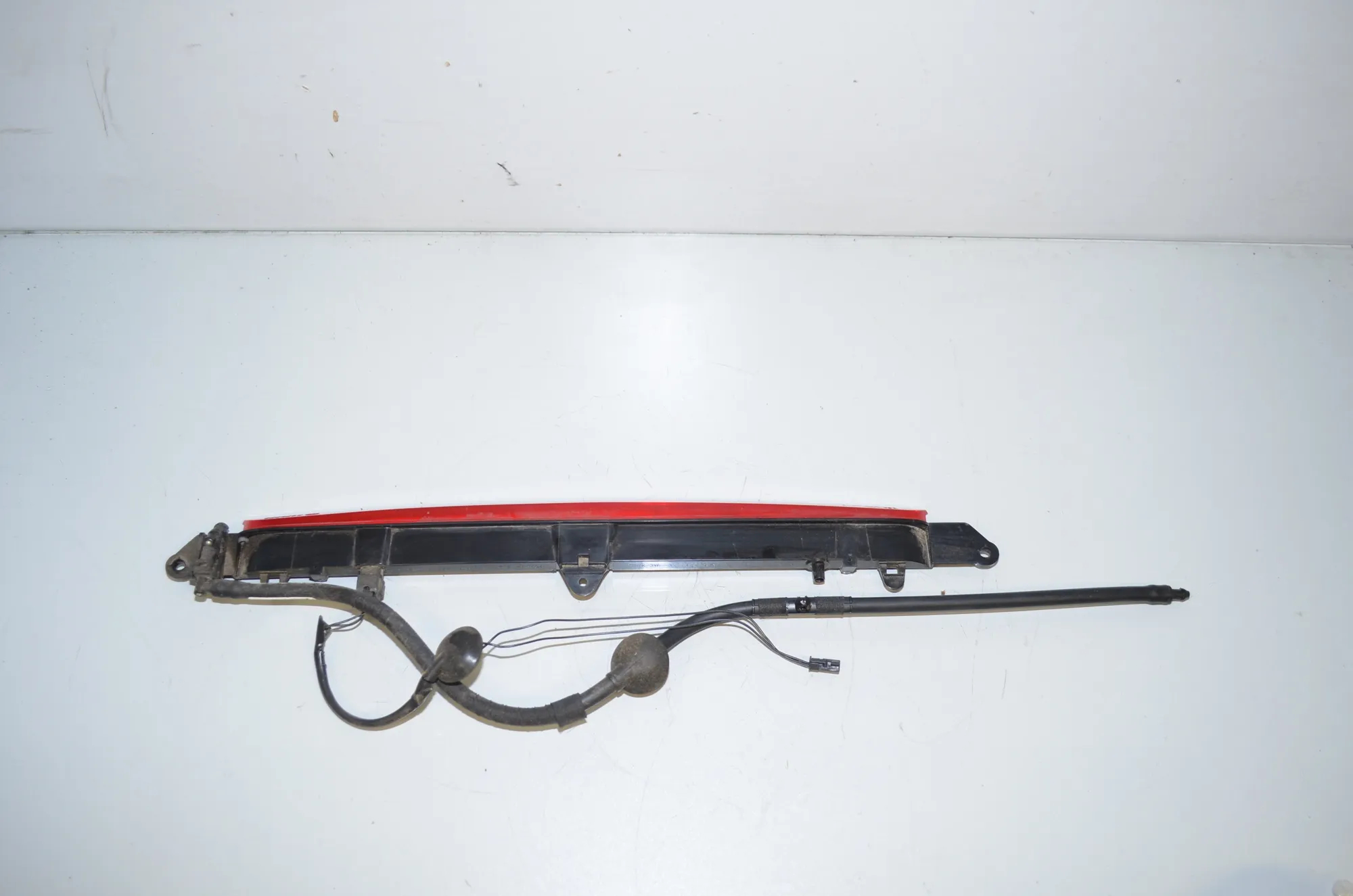 Rear Third Brake Stop Light – OEM 7304040 · BMW i3 (I01) Electric 2019 – 3