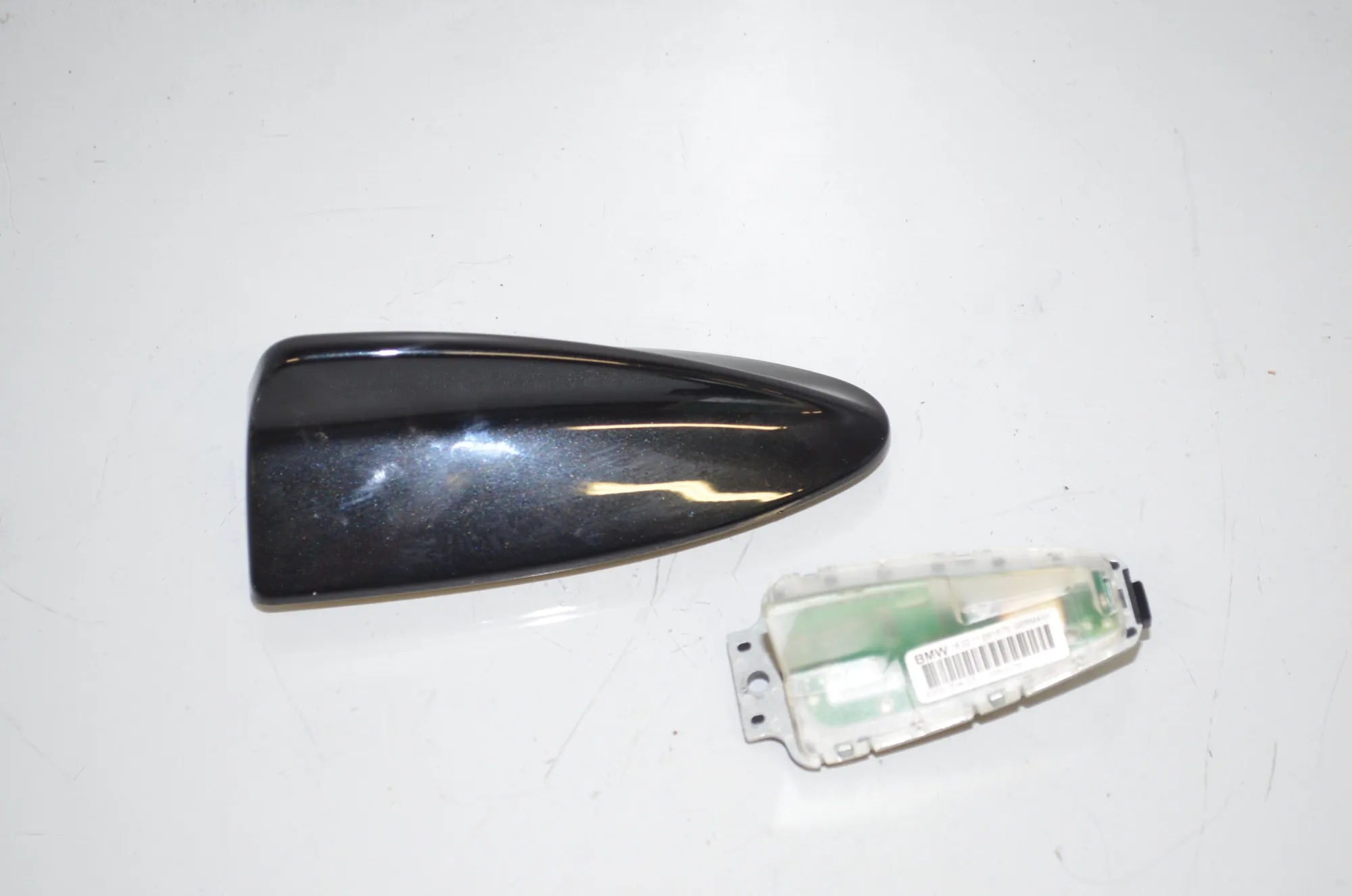 Antenna – OEM 6982665 · BMW 5 Touring (F11) 530 d xDrive 2011