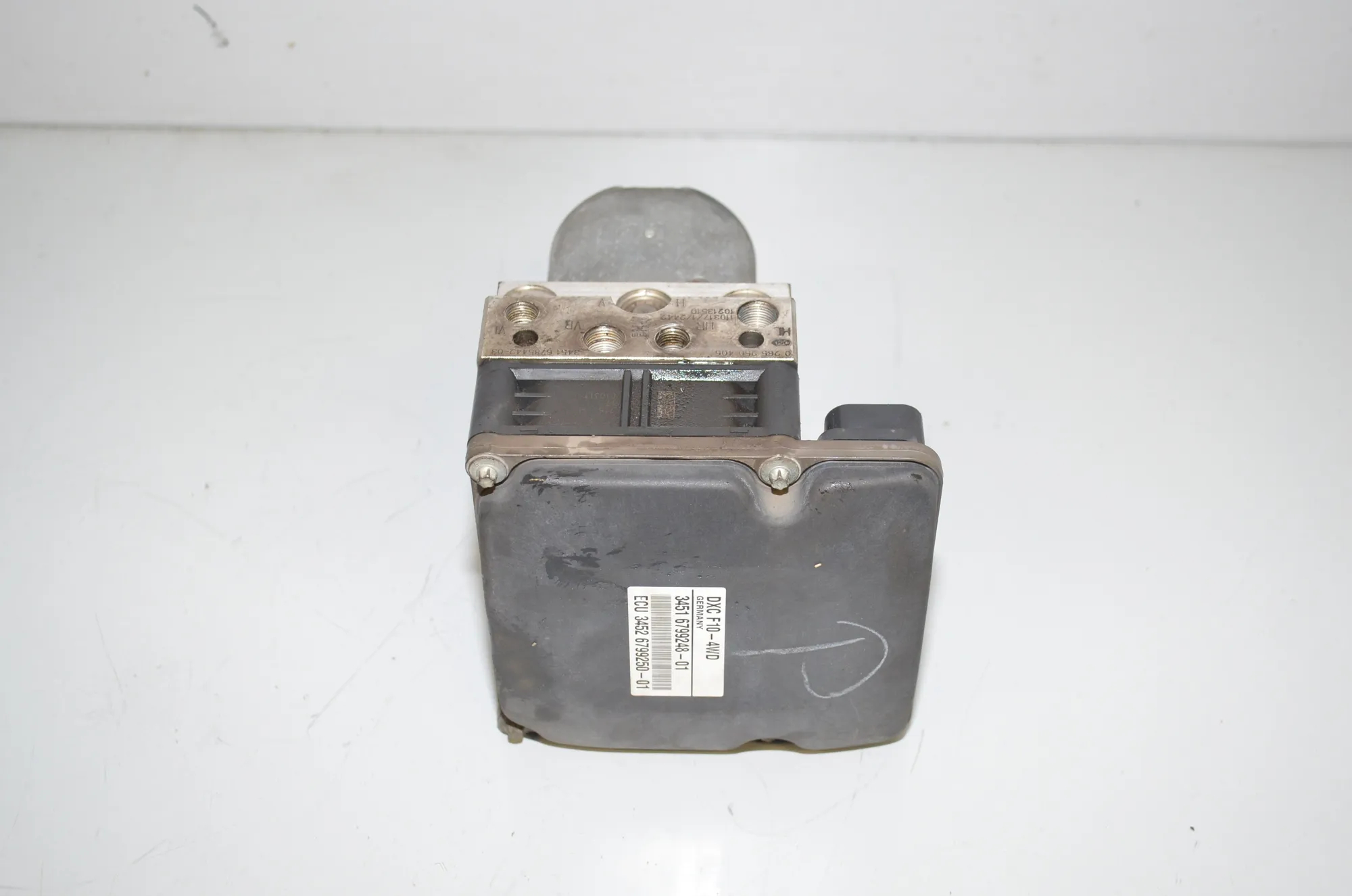 ABS Pump – OEM 6852821 · BMW 5 Touring (F11) 530 d xDrive 2011 – 4
