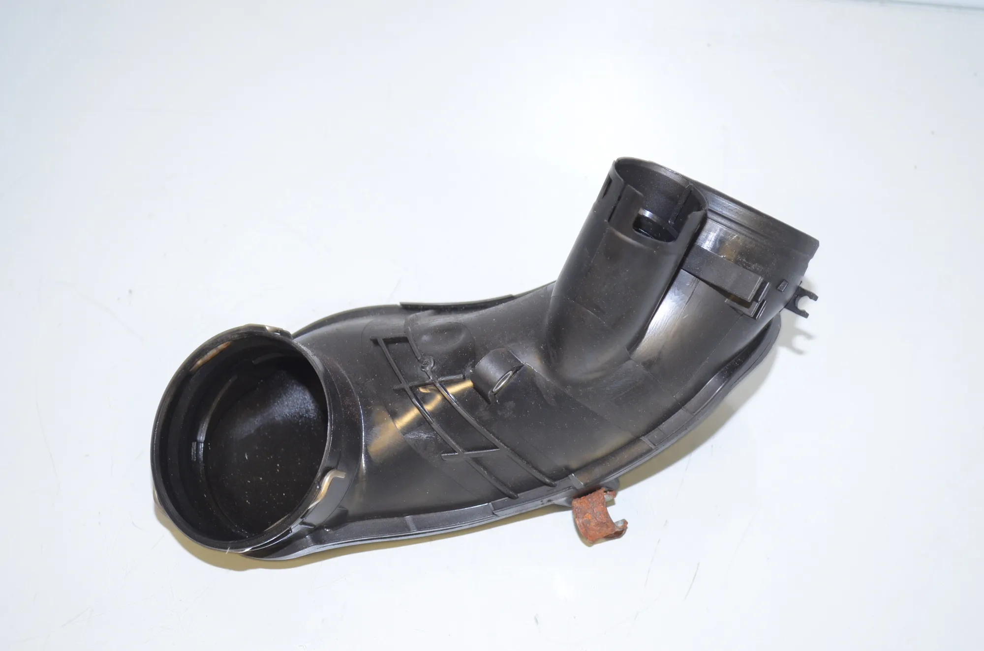 Air Intake Tube – OEM 7807493 · BMW 3 Touring (F31) 330 d xDrive 2013 – 2