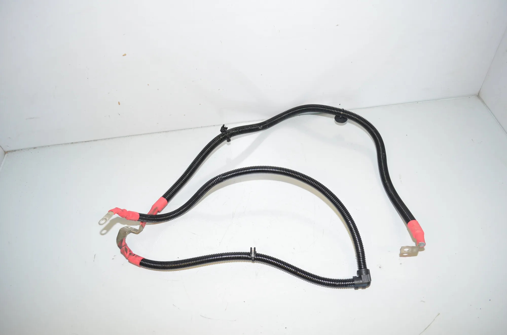 Positive Battery Cable – OEM 8515494 · BMW 5 Touring (F11) 530 d xDrive 2011 – 2