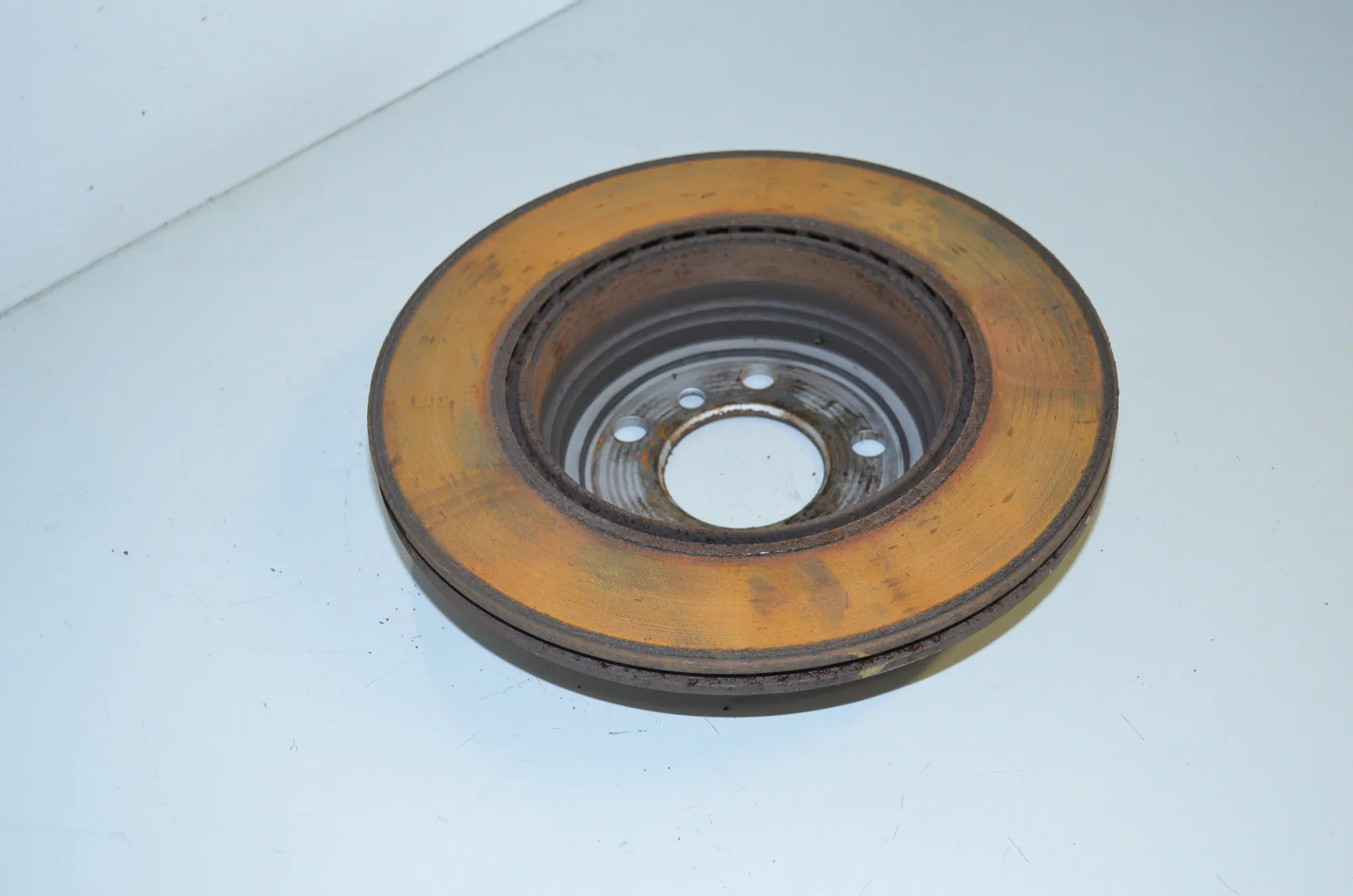 Rear Left Brake Disc – OEM 6864899 · BMW 3 Touring (F31) 330 d xDrive 2013