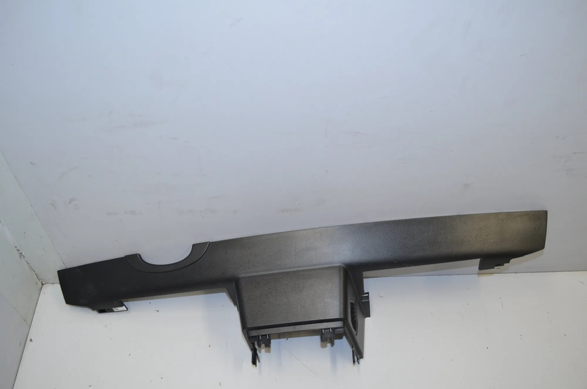 Dashboard Lower Trim – OEM 9303496 · BMW i3 (I01) Electric 2019 – 4