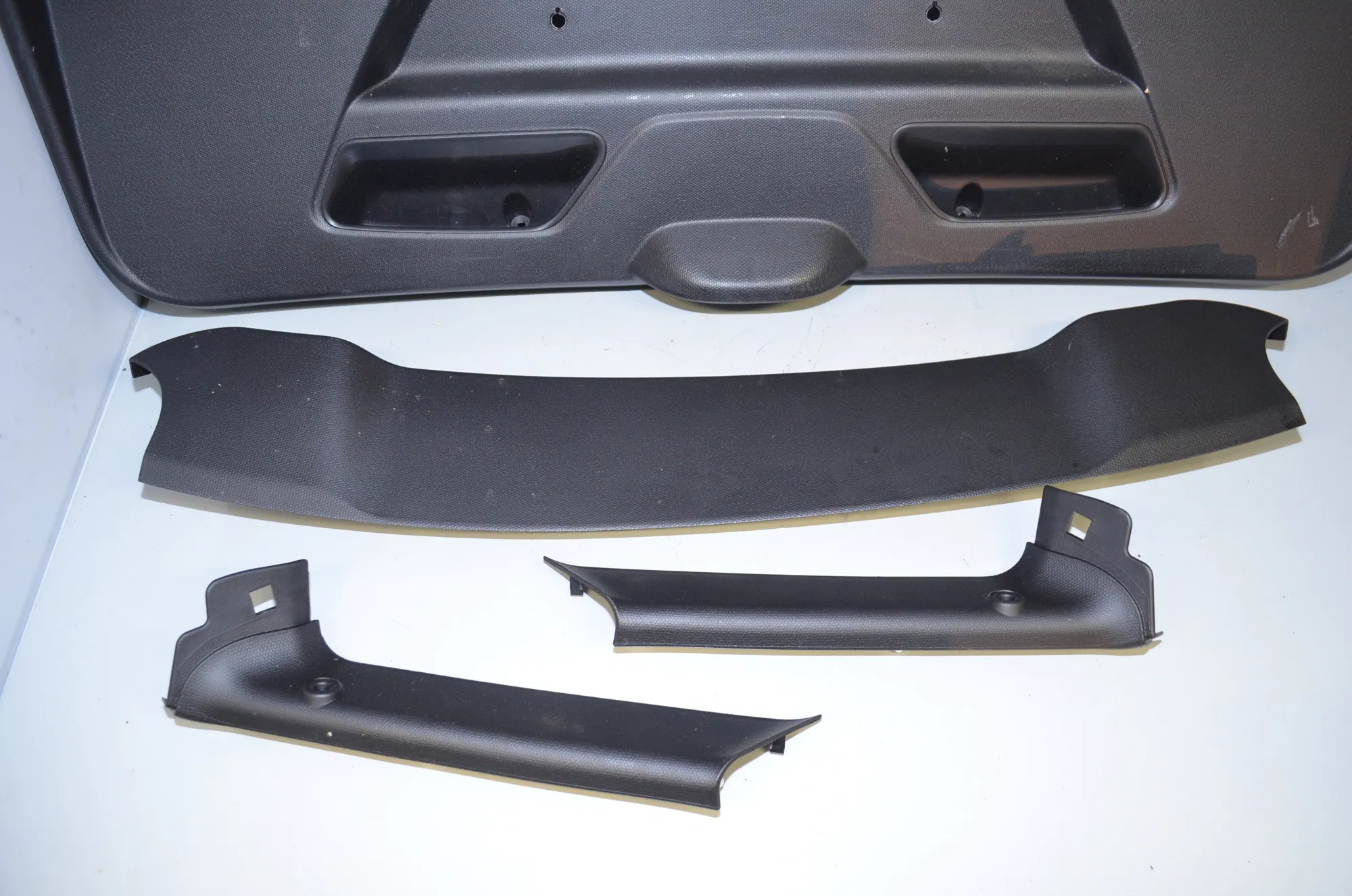 Tailgate Bootlid Cover Trim – OEM 7305089 · BMW i3 (I01) Electric 2019 – 2