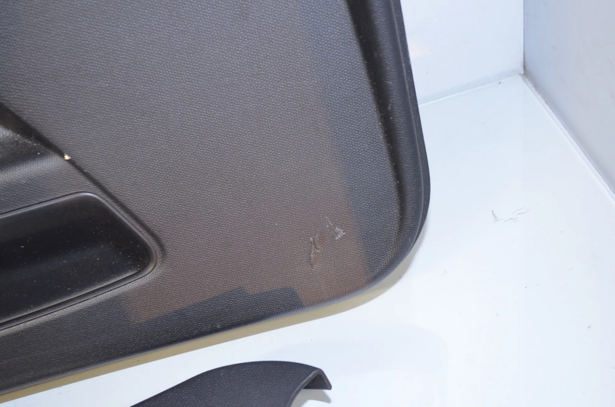 Tailgate Bootlid Cover Trim – OEM 7305089 · BMW i3 (I01) Electric 2019 – 4