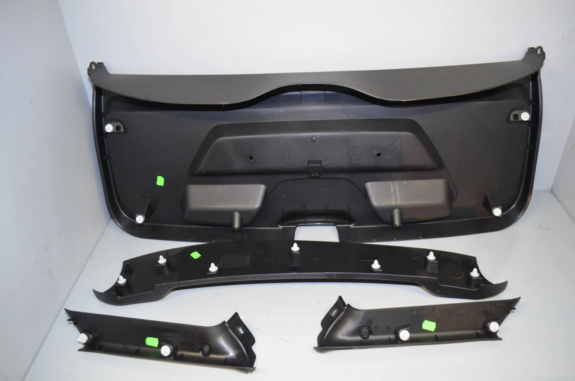 Tailgate Bootlid Cover Trim – OEM 7305089 · BMW i3 (I01) Electric 2019 – 5