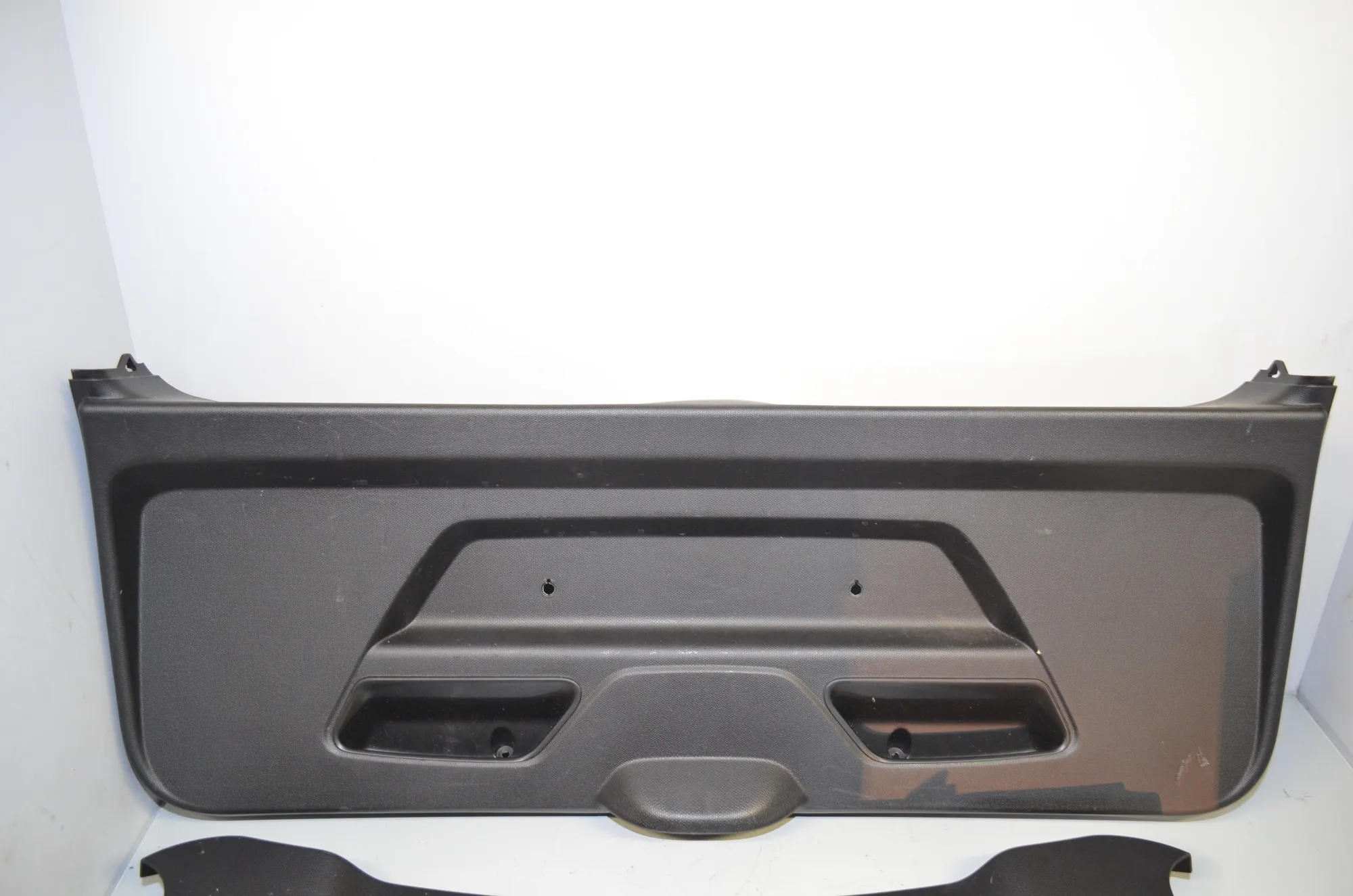 Tailgate Bootlid Cover Trim – OEM 7305089 · BMW i3 (I01) Electric 2019 – 3