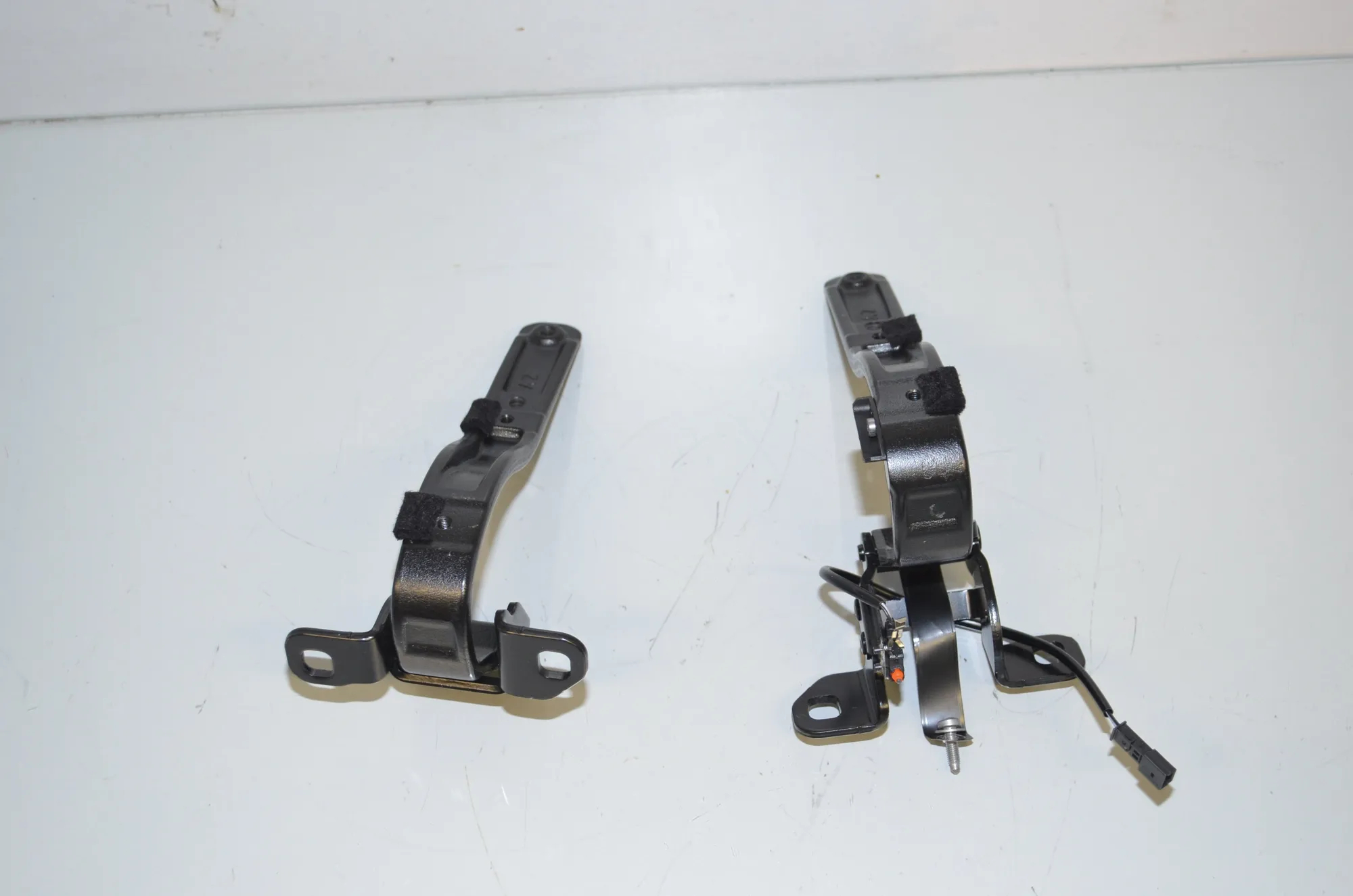 Tailgate Bootlid Hinge Set – OEM 7296774 · BMW i3 (I01) Electric 2019 – 2
