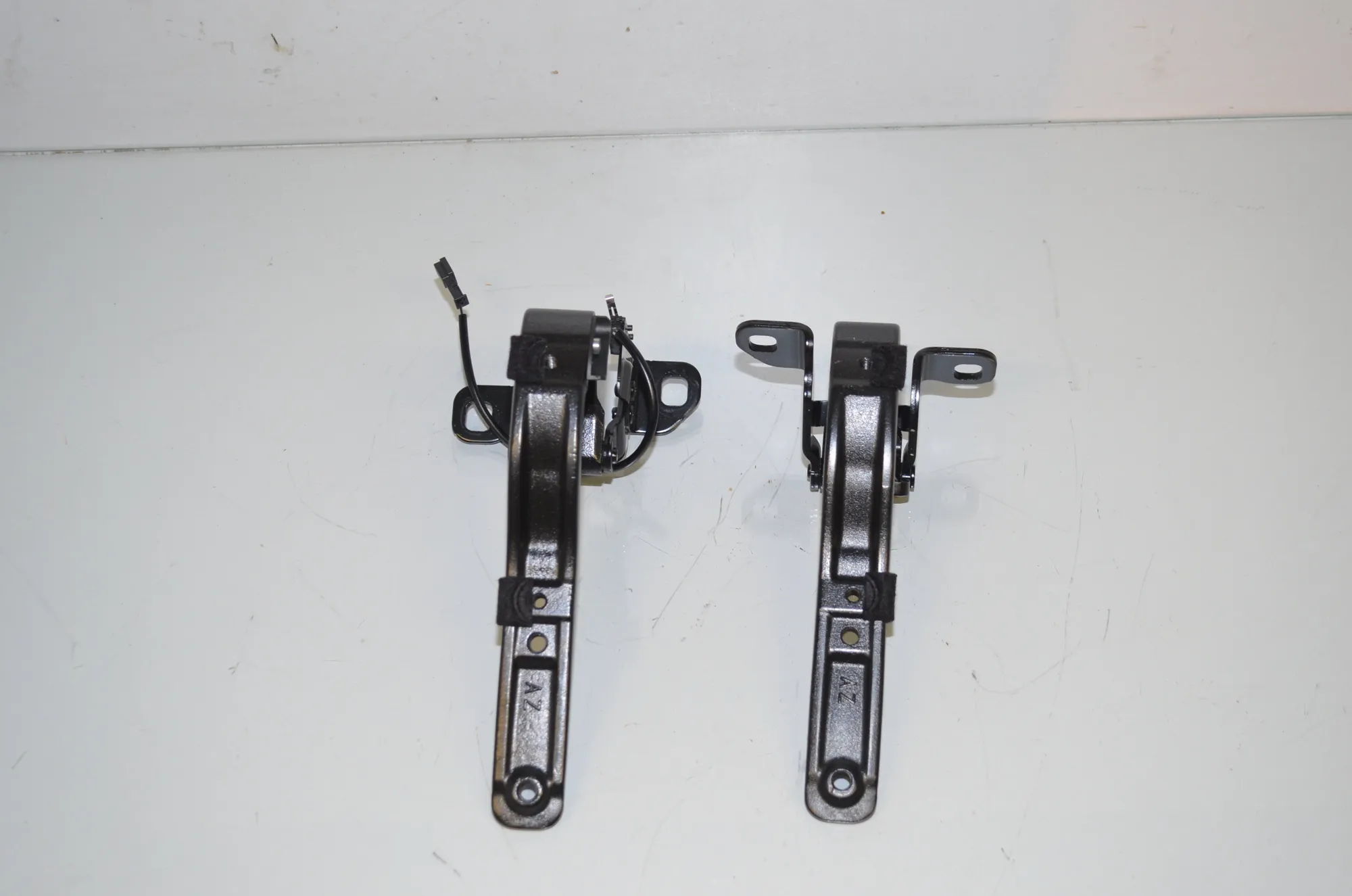 Tailgate Bootlid Hinge Set – OEM 7296774 · BMW i3 (I01) Electric 2019